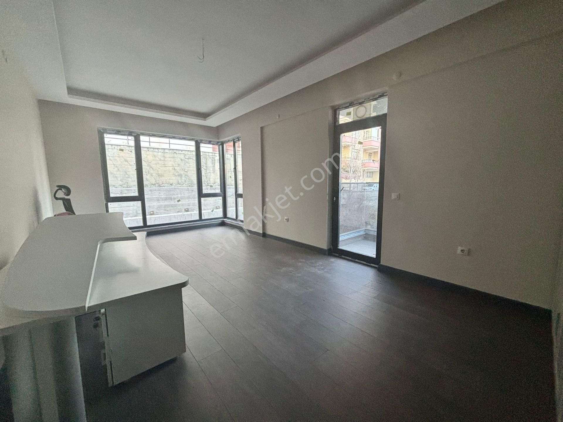 Alaçatı Premıum'dan Cadde Üzeri*2+1*90 M2*sıfır Daire* - Görsel 4