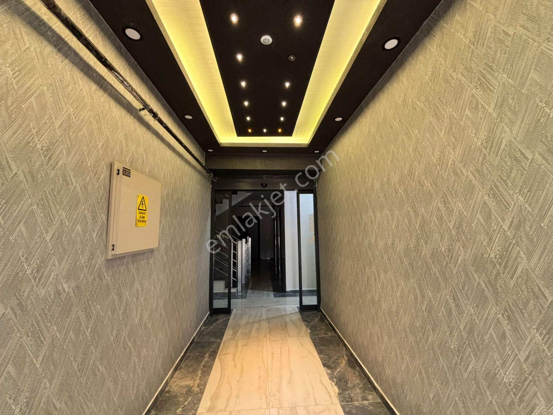 Alaçatı Premıum'dan Cadde Üzeri*2+1*90 M2*sıfır Daire*