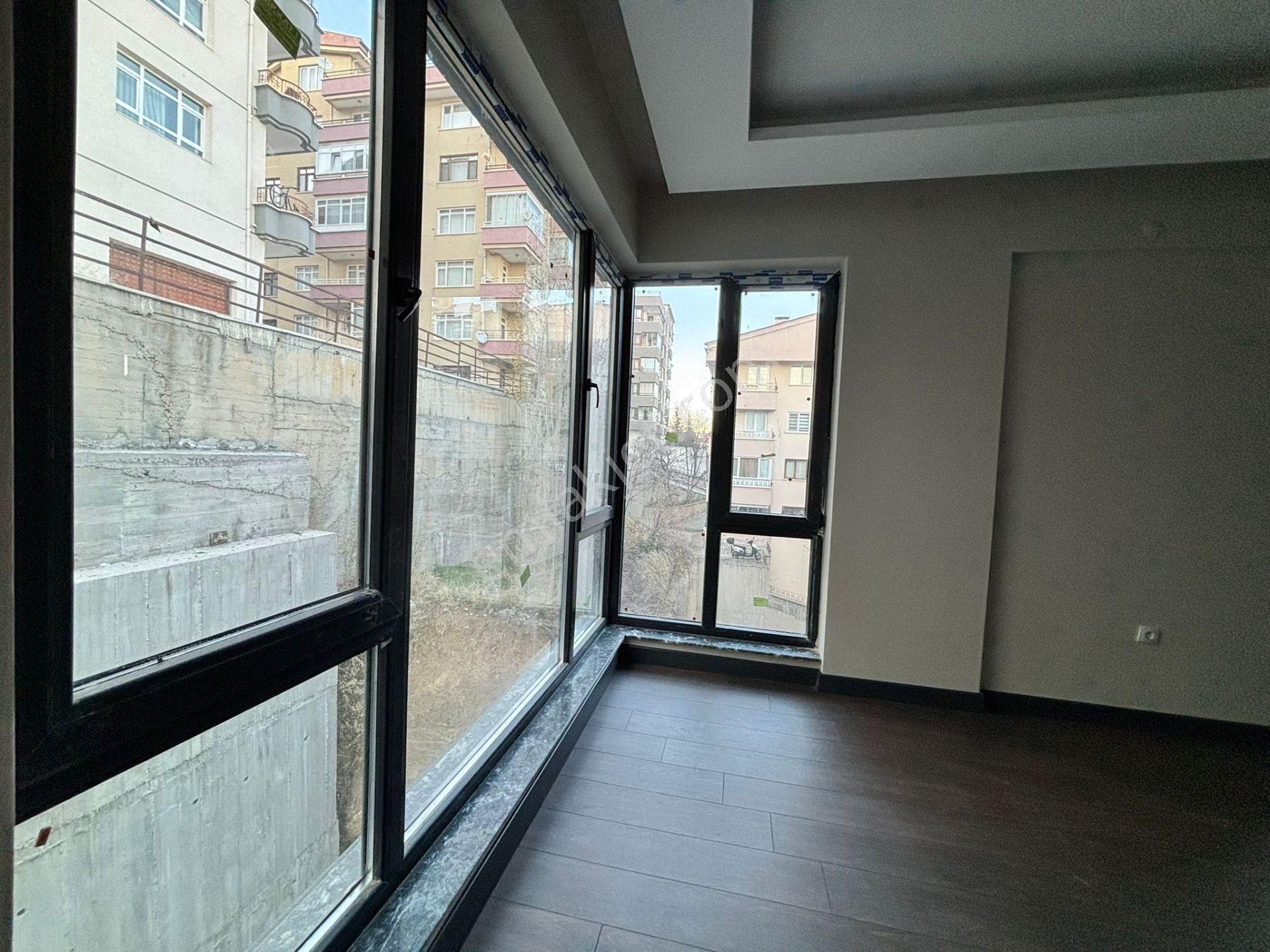 Alaçatı Premıum'dan Cadde Üzeri*2+1*90 M2*sıfır Daire* - Görsel 14