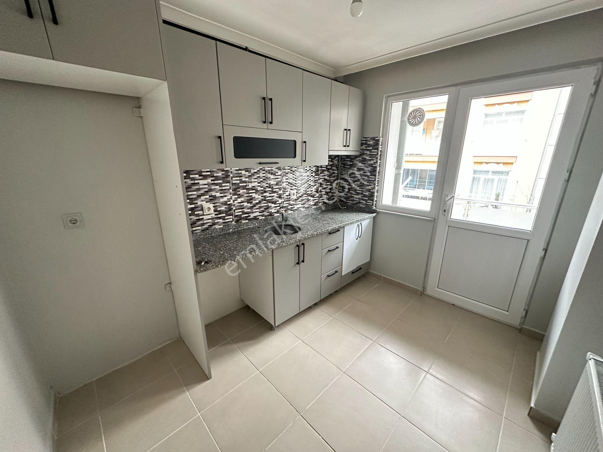 Remax Sancaktepe Fatih Mah Ara Kat Satılık 2+1 Daire - Görsel 7