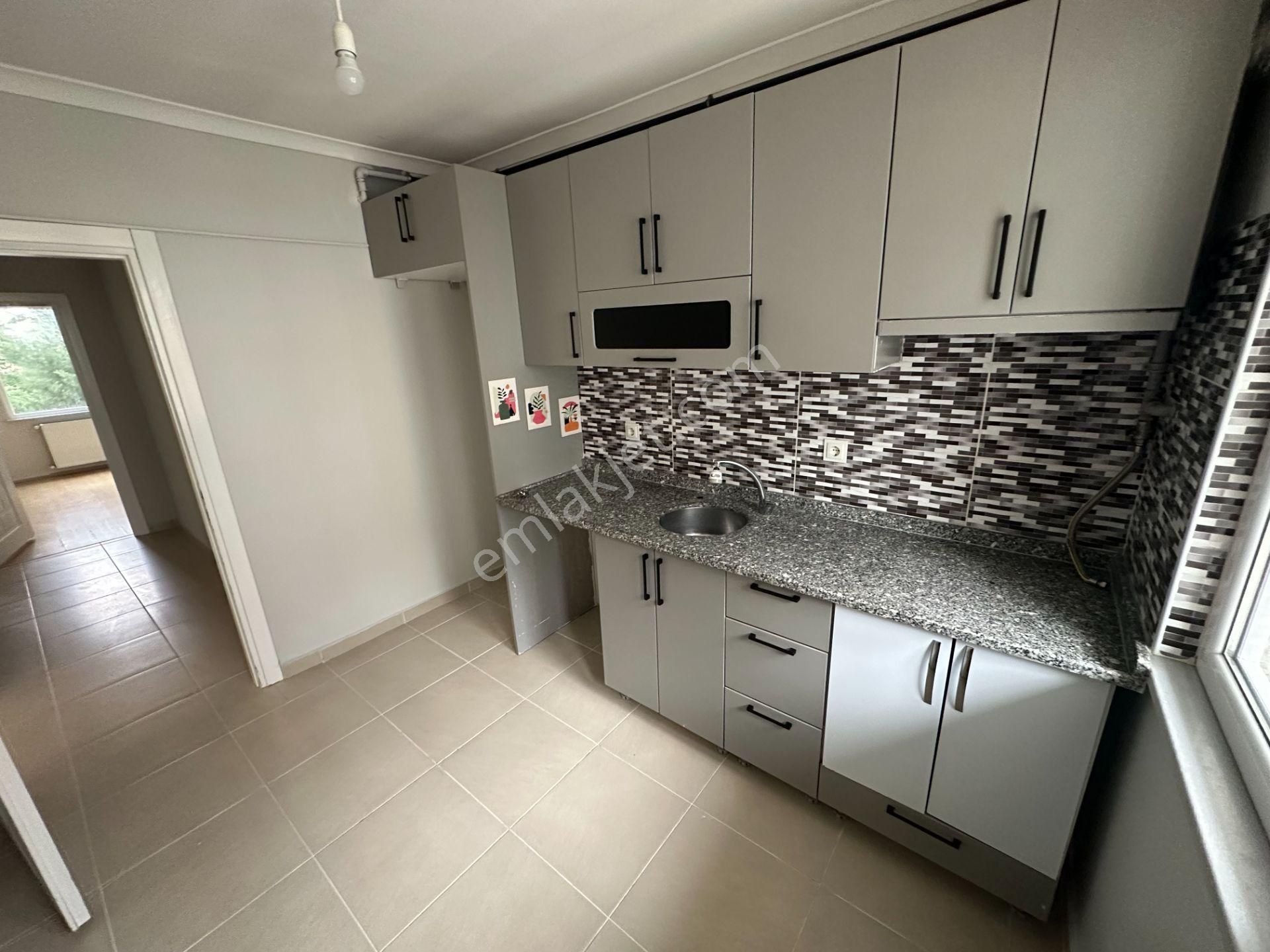 Remax Sancaktepe Fatih Mah Ara Kat Satılık 2+1 Daire - Görsel 8