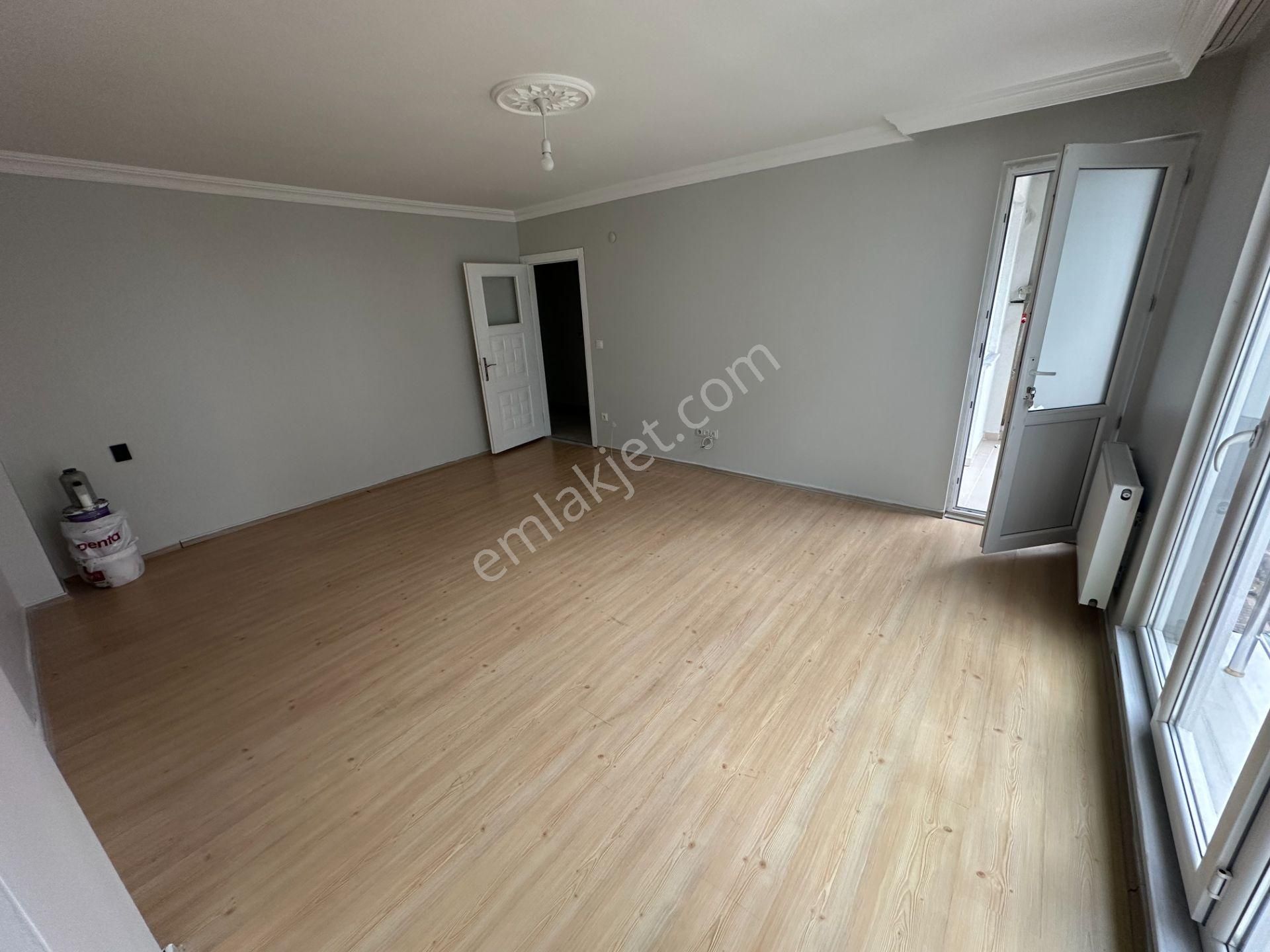 Remax Sancaktepe Fatih Mah Ara Kat Satılık 2+1 Daire - Görsel 3
