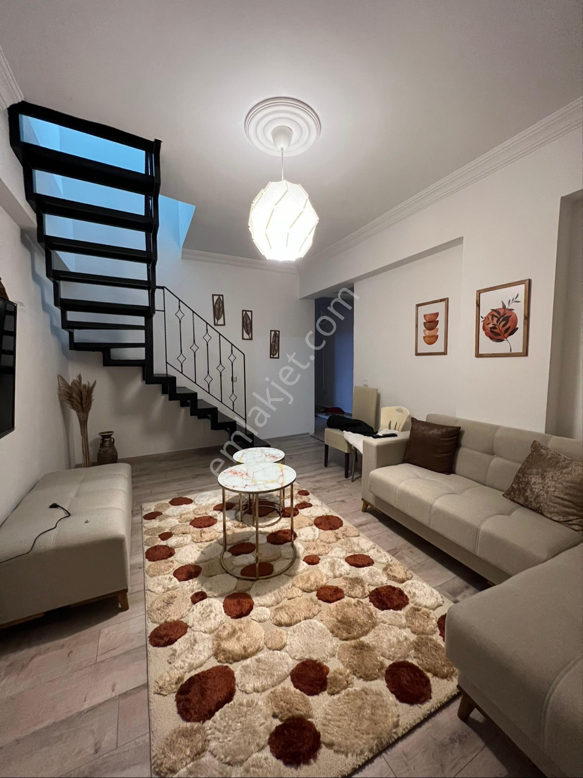 Pınarbaşında Merkezi Sahibinden Eşyalı Yeni Tadılatlı Kiralık 3+1 Daire