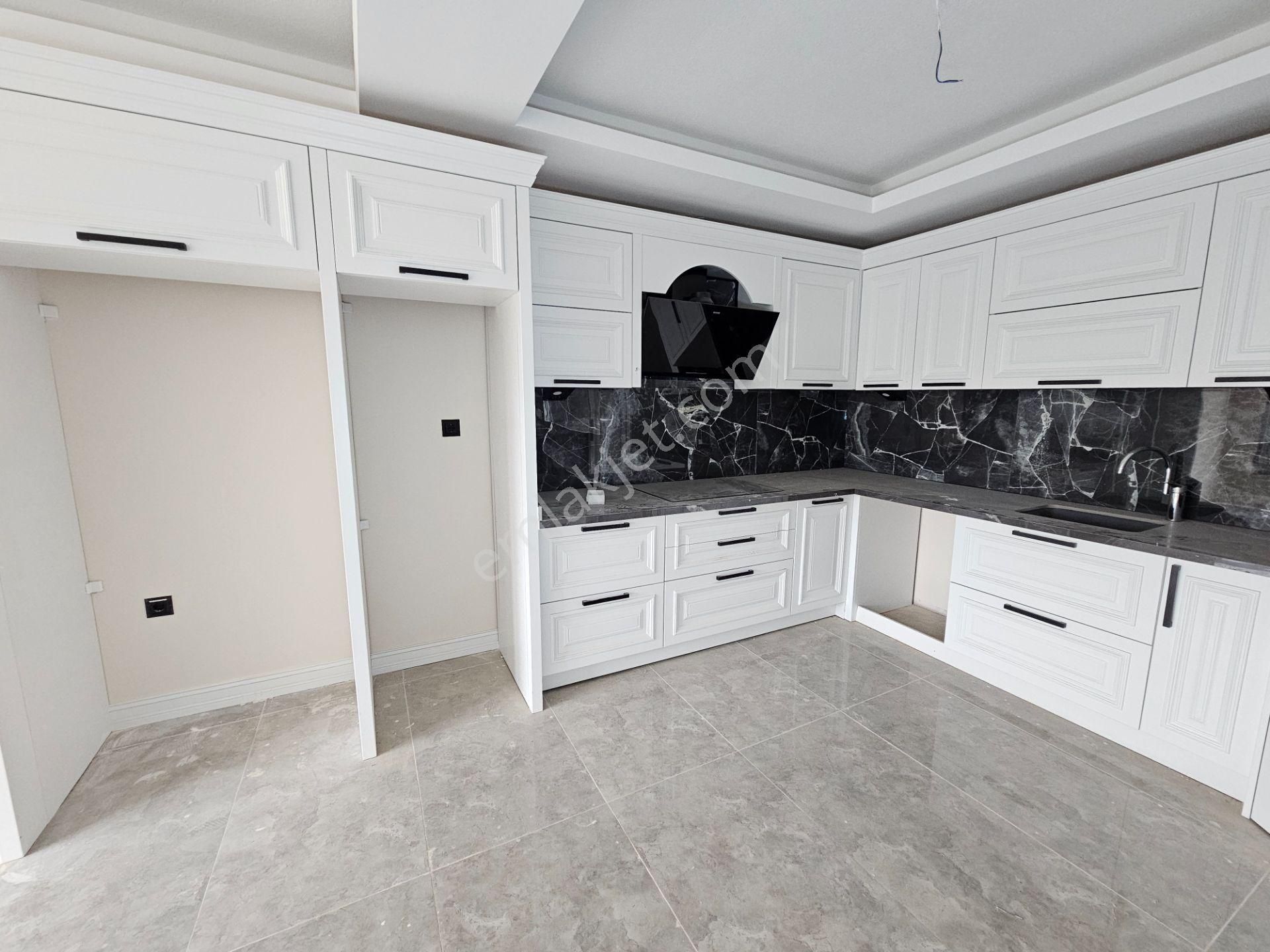 Alavardı Mahallesinde Lüx 3+1 Site İçerisinde Kapalı Otoparklı Satılık Sıfır Daireler - Görsel 15