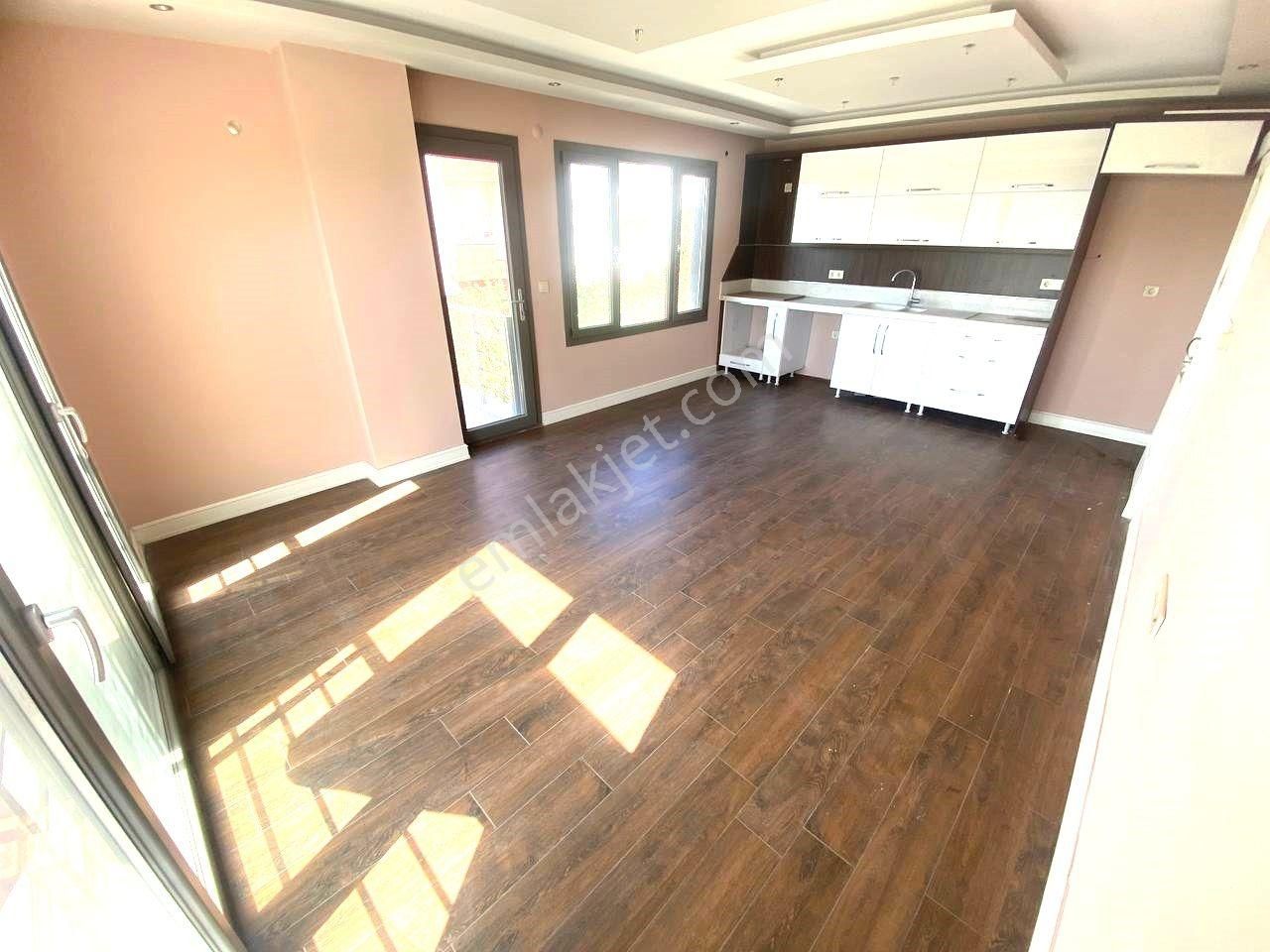 🏡🏡aktiften Cadde Üzerinde Önü Kapanmaz Hayatınızı Kolaylaştıracak Satılık 1+1 Daire