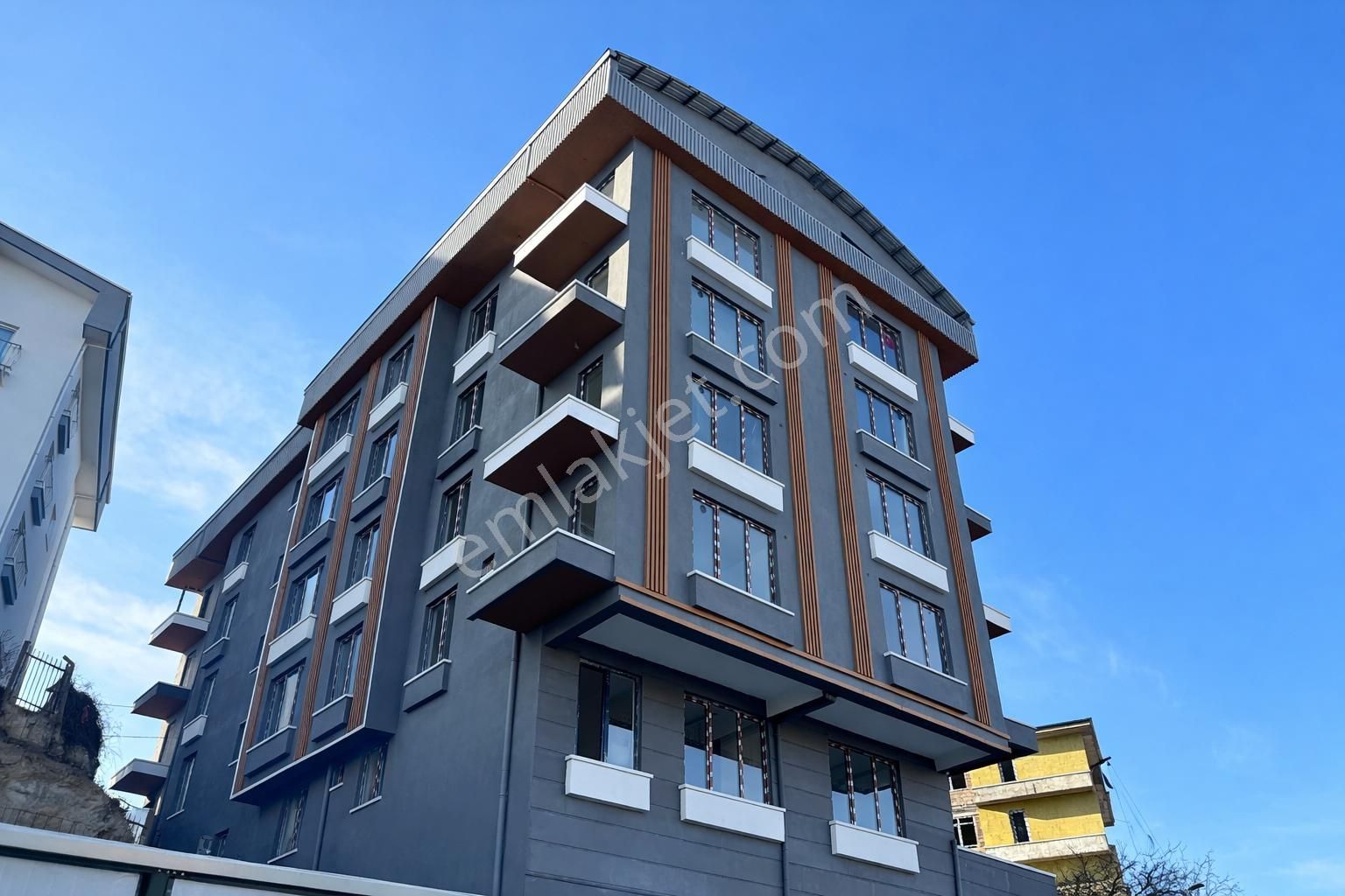 Alaçatı Premium'dan Ana Cadde Üzeri Sıfır 1+1 Lüx Daire - Görsel 4