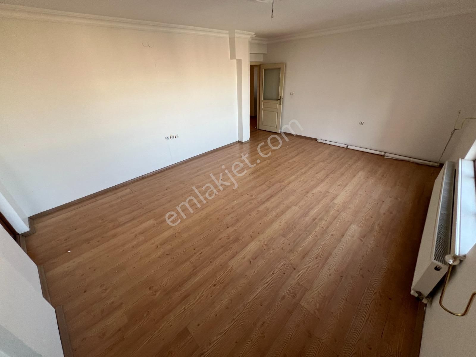 Yayla Merkezi Konumda Katta Yapılı Geniş M2 Fırsat!!!! - Görsel 12