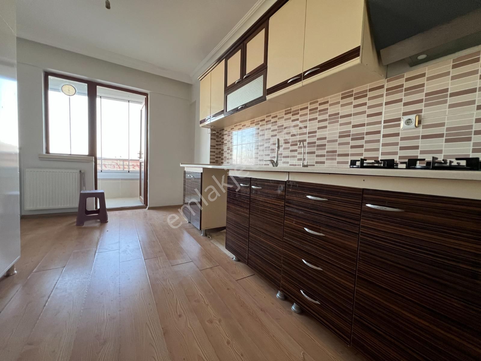 Yayla Merkezi Konumda Katta Yapılı Geniş M2 Fırsat!!!! - Görsel 5