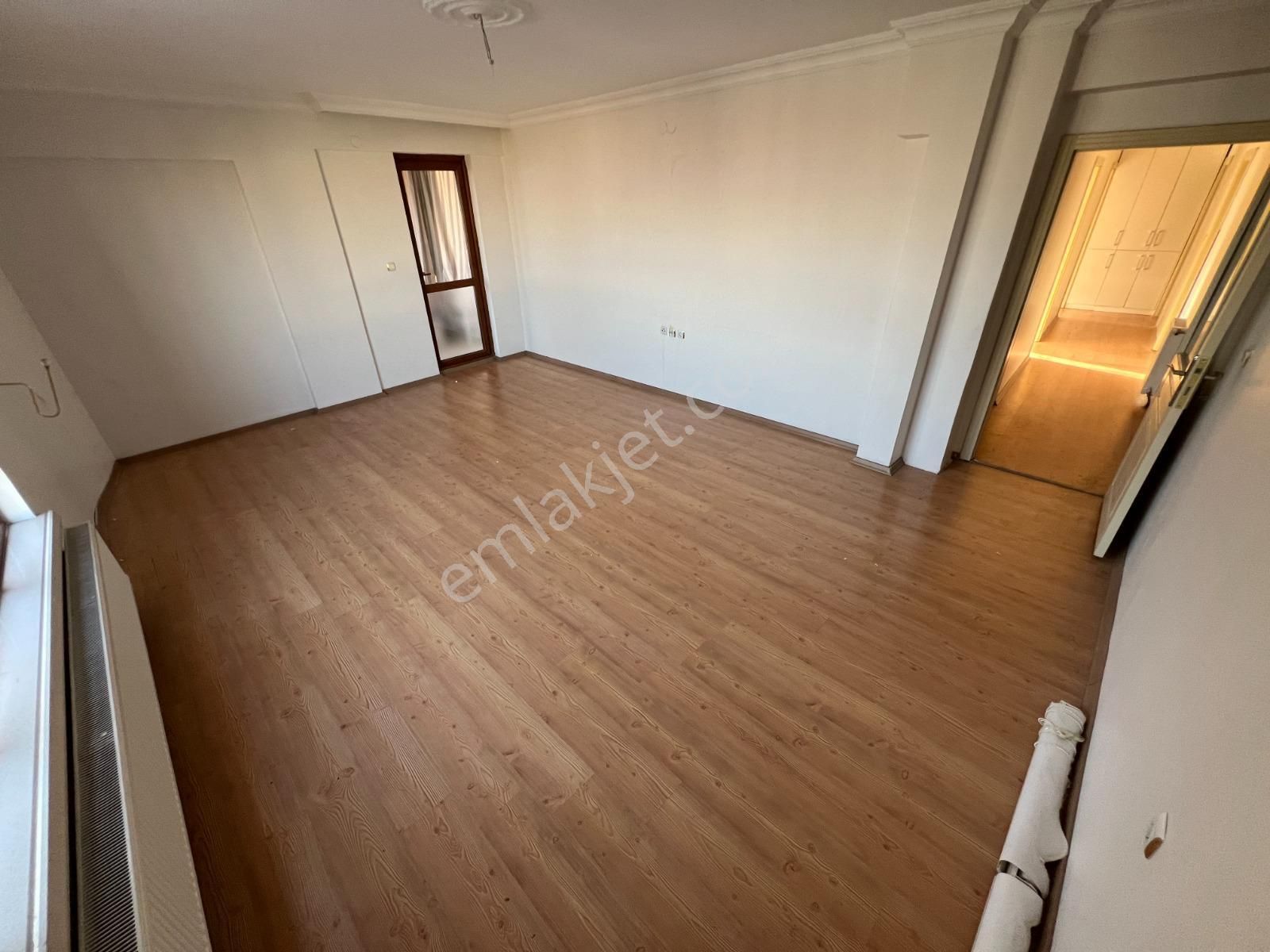 Yayla Merkezi Konumda Katta Yapılı Geniş M2 Fırsat!!!! - Görsel 3