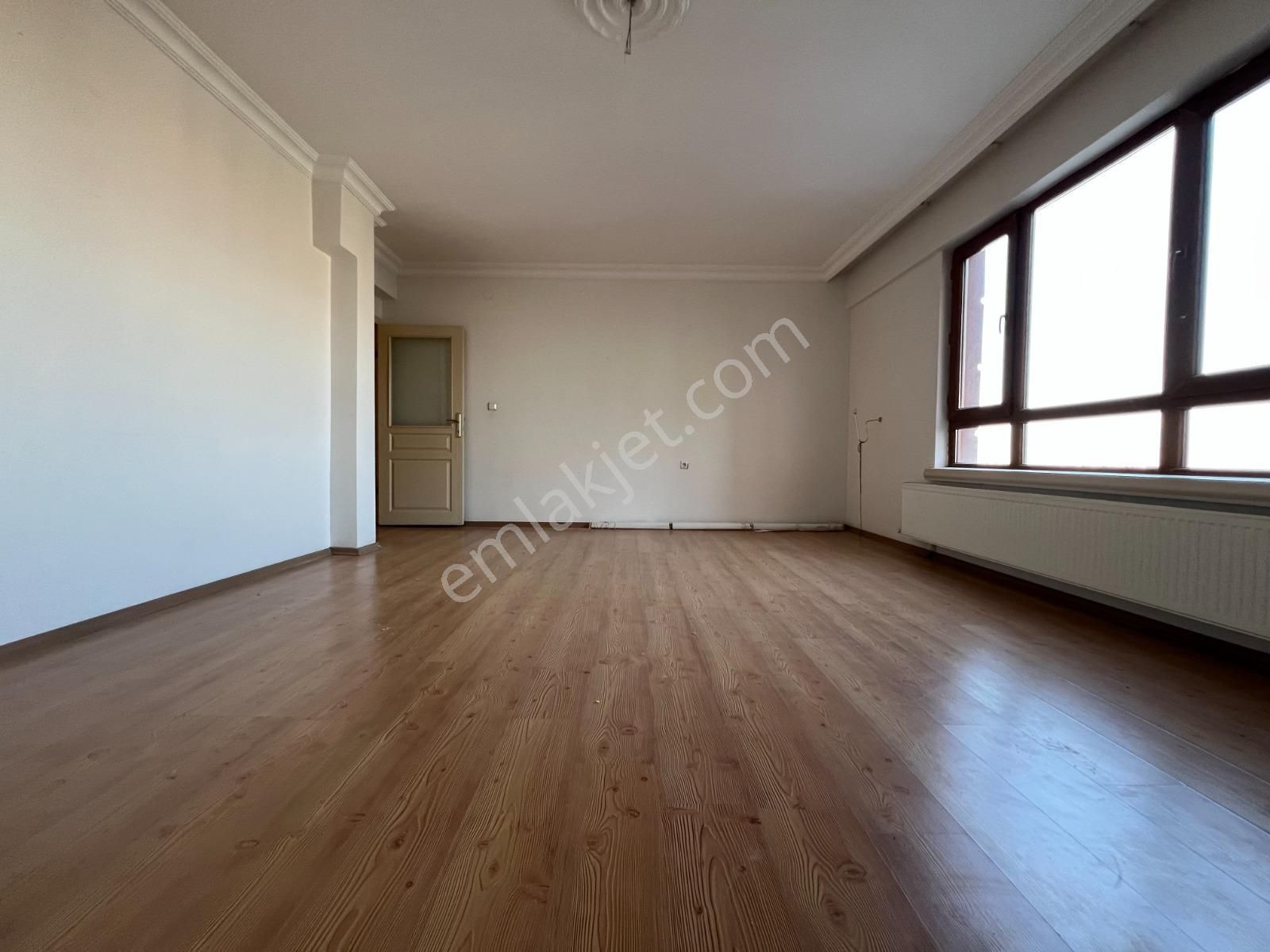 Yayla Merkezi Konumda Katta Yapılı Geniş M2 Fırsat!!!! - Görsel 4