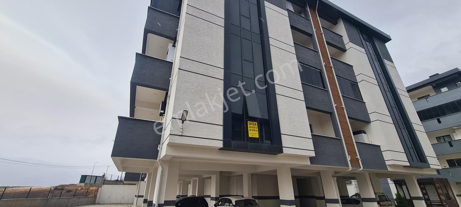 İnegöl Akhisar Da Site İçi Satılık 3+1 Lüks Daire - Görsel 2