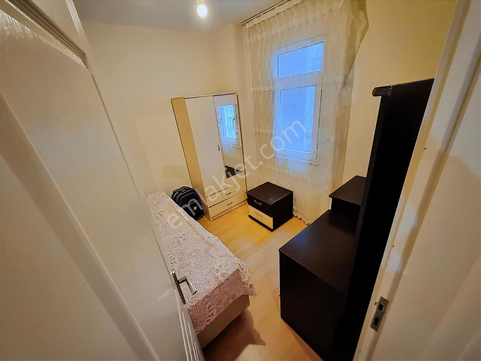 Kocamustafapaşa Merkezi Konum Cadde Üzeri 2.kat 2+1 70mk - Görsel 15