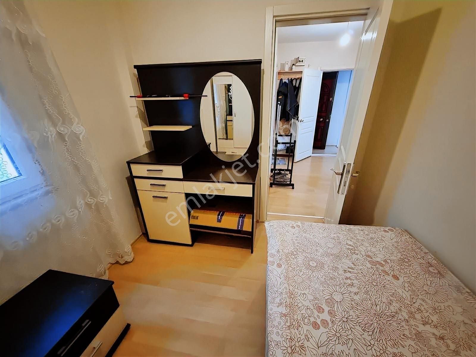 Kocamustafapaşa Merkezi Konum Cadde Üzeri 2.kat 2+1 70mk - Görsel 17