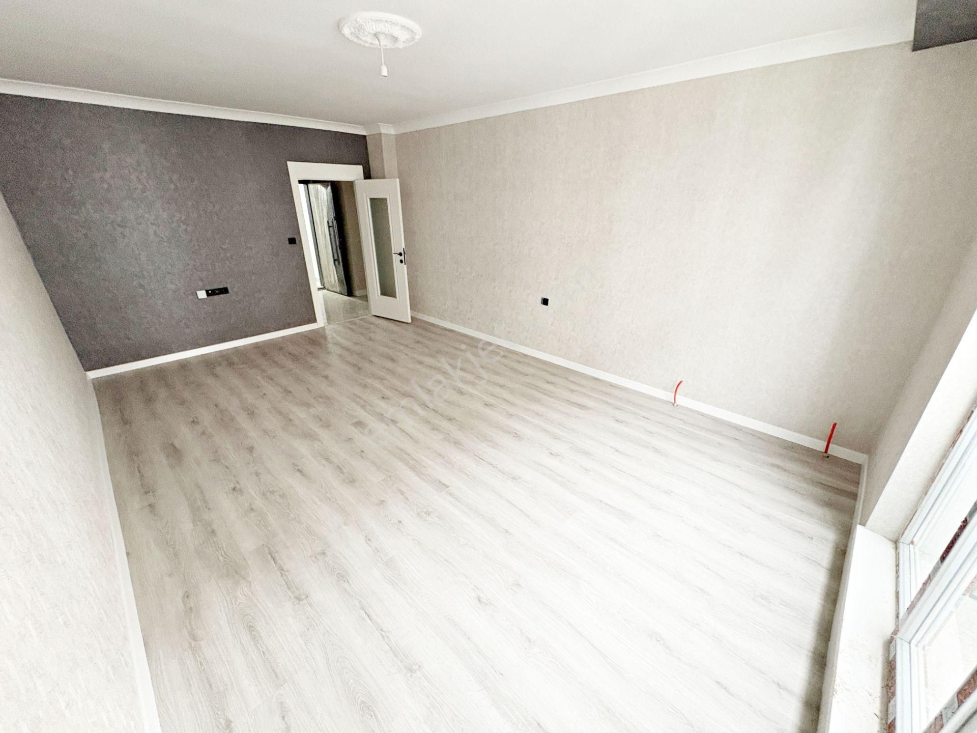 3+1 3.kat Ayvalı Merkezde Sıfır Geniş Oturum E.banyo Asansör - Görsel 14