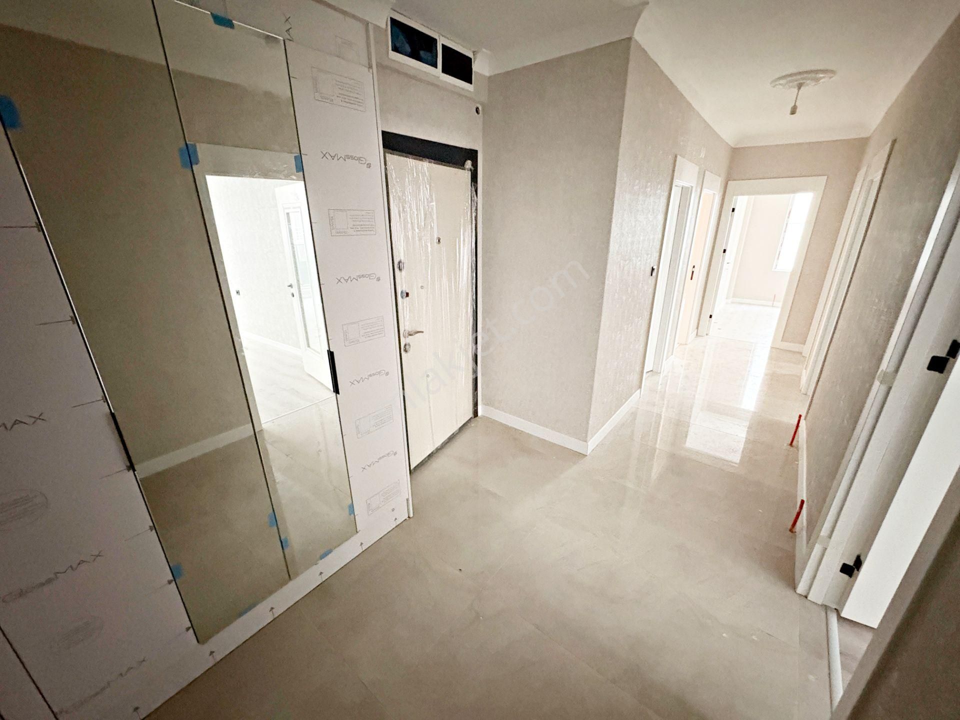 3+1 3.kat Ayvalı Merkezde Sıfır Geniş Oturum E.banyo Asansör - Görsel 16