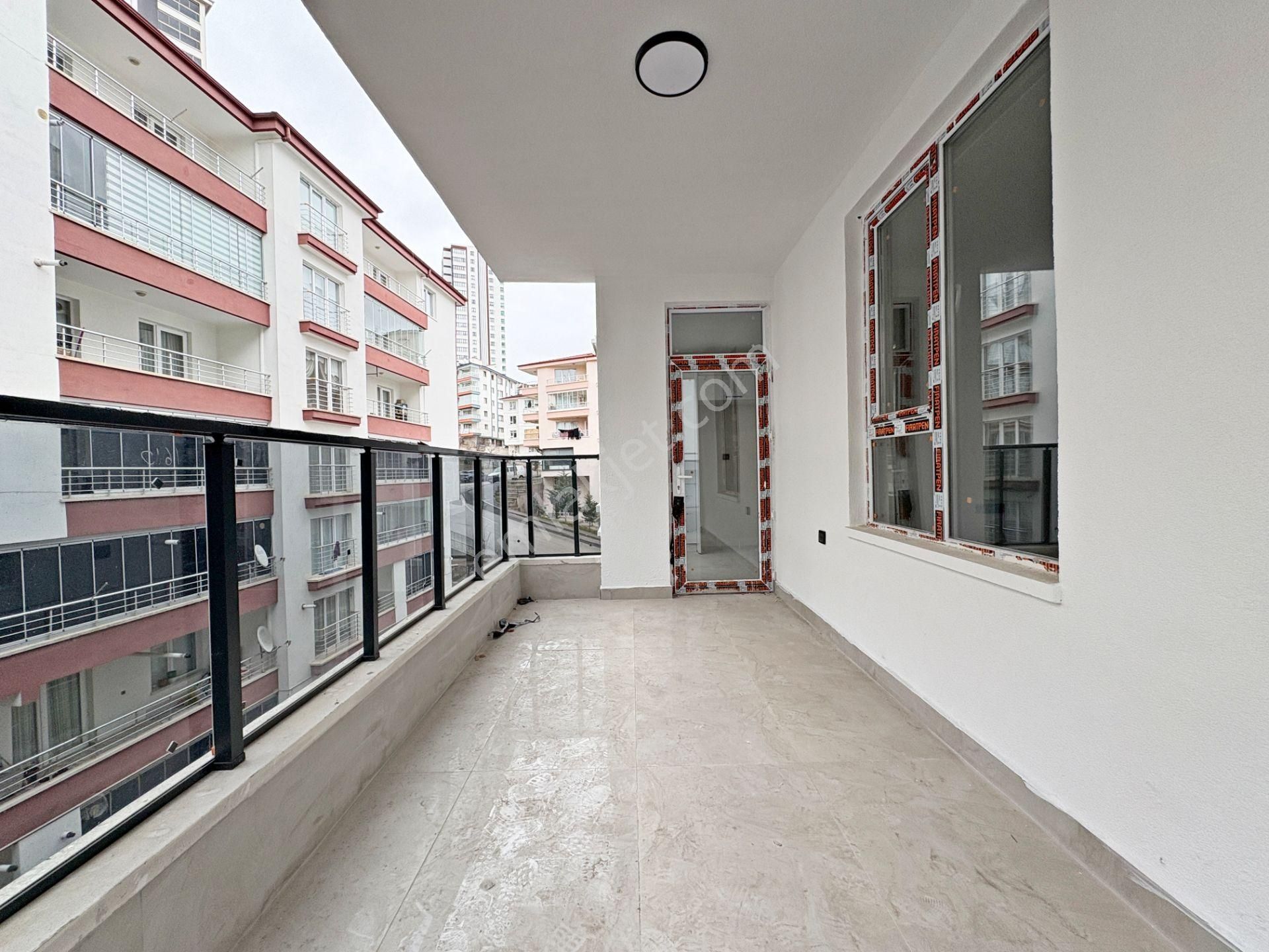 3+1 3.kat Ayvalı Merkezde Sıfır Geniş Oturum E.banyo Asansör - Görsel 11