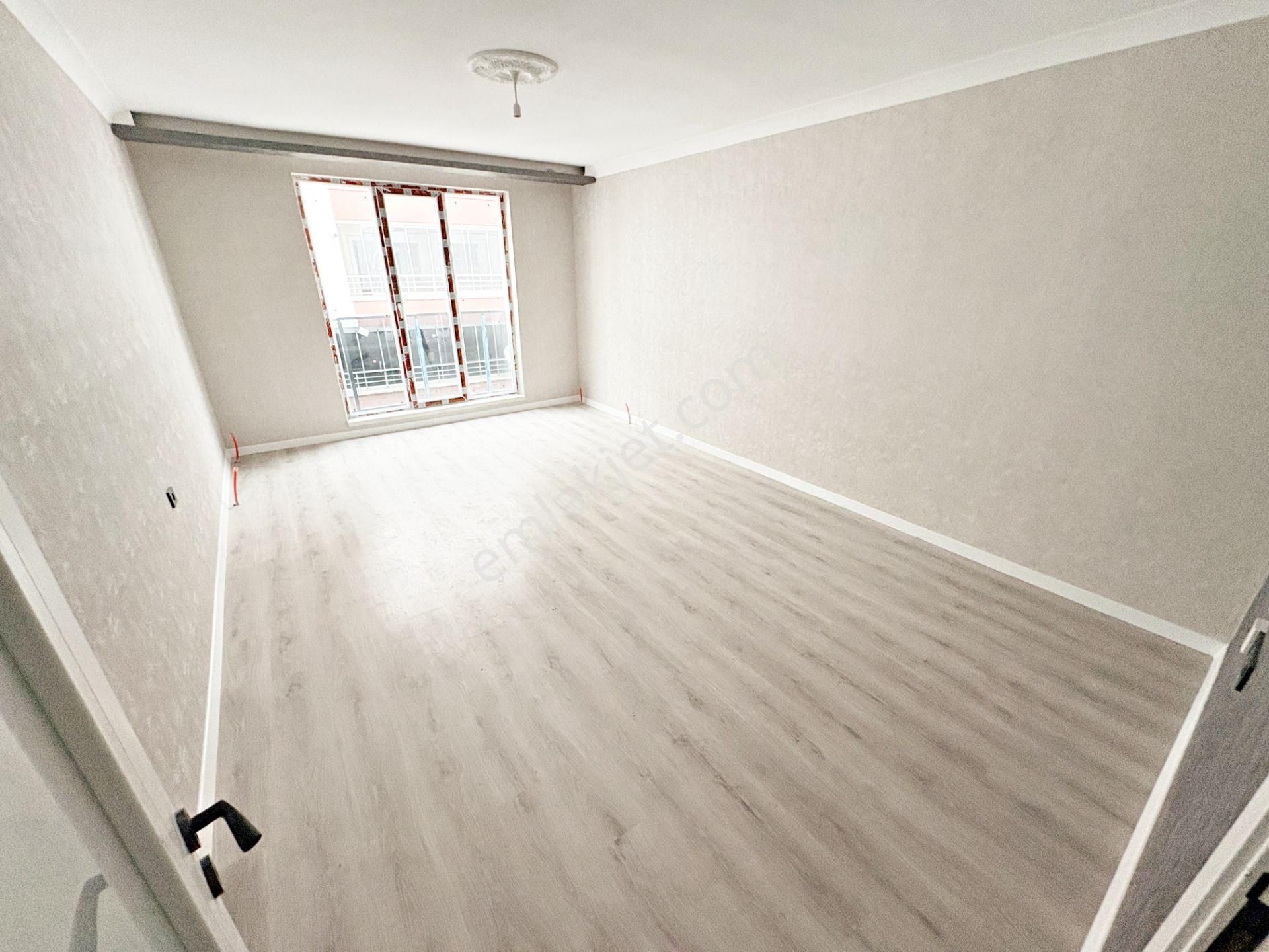 3+1 3.kat Ayvalı Merkezde Sıfır Geniş Oturum E.banyo Asansör - Görsel 12