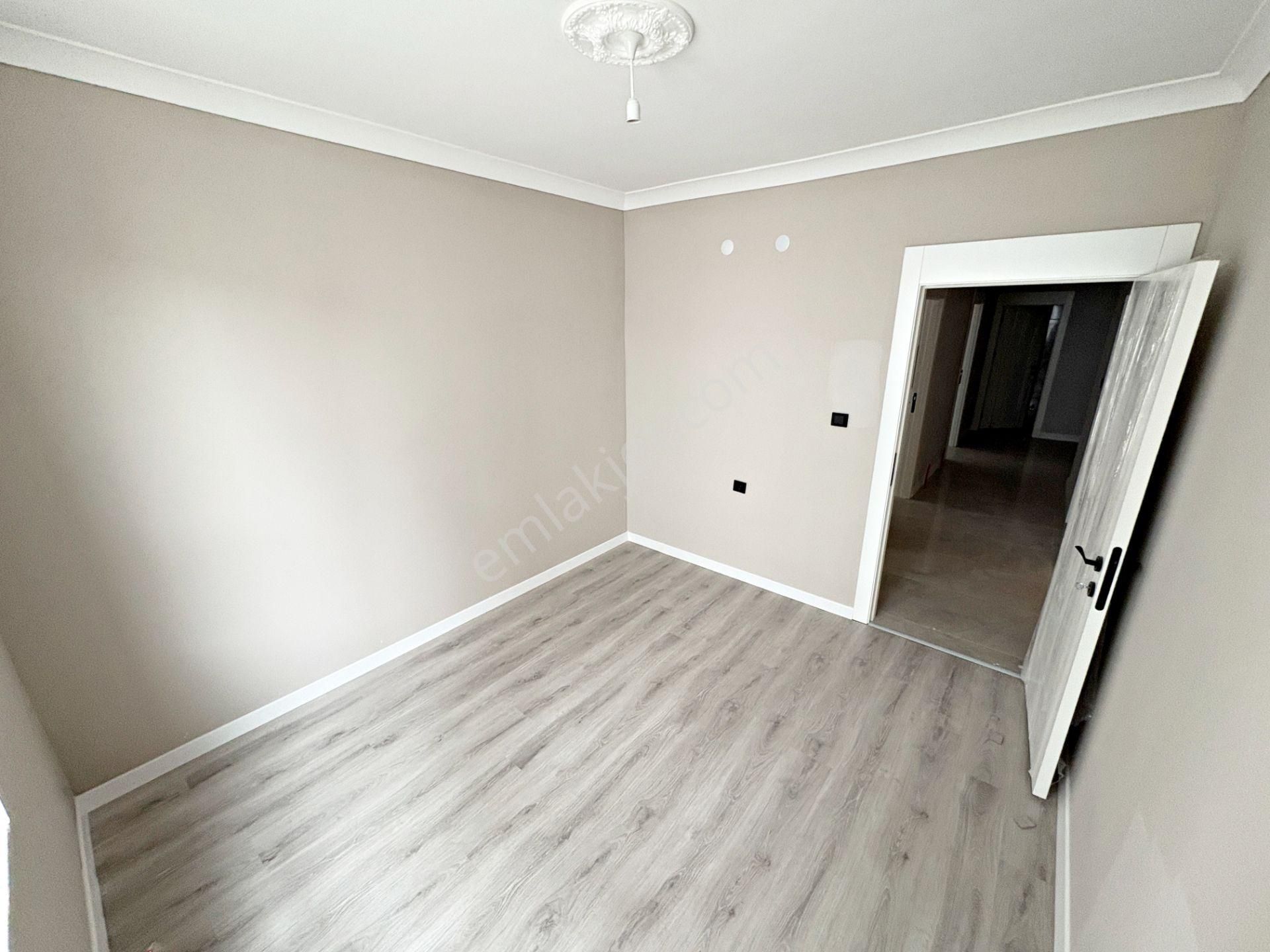 3+1 3.kat Ayvalı Merkezde Sıfır Geniş Oturum E.banyo Asansör - Görsel 24