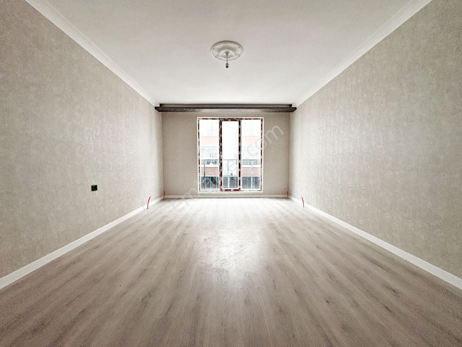 3+1 3.kat Ayvalı Merkezde Sıfır Geniş Oturum E.banyo Asansör - Görsel 10