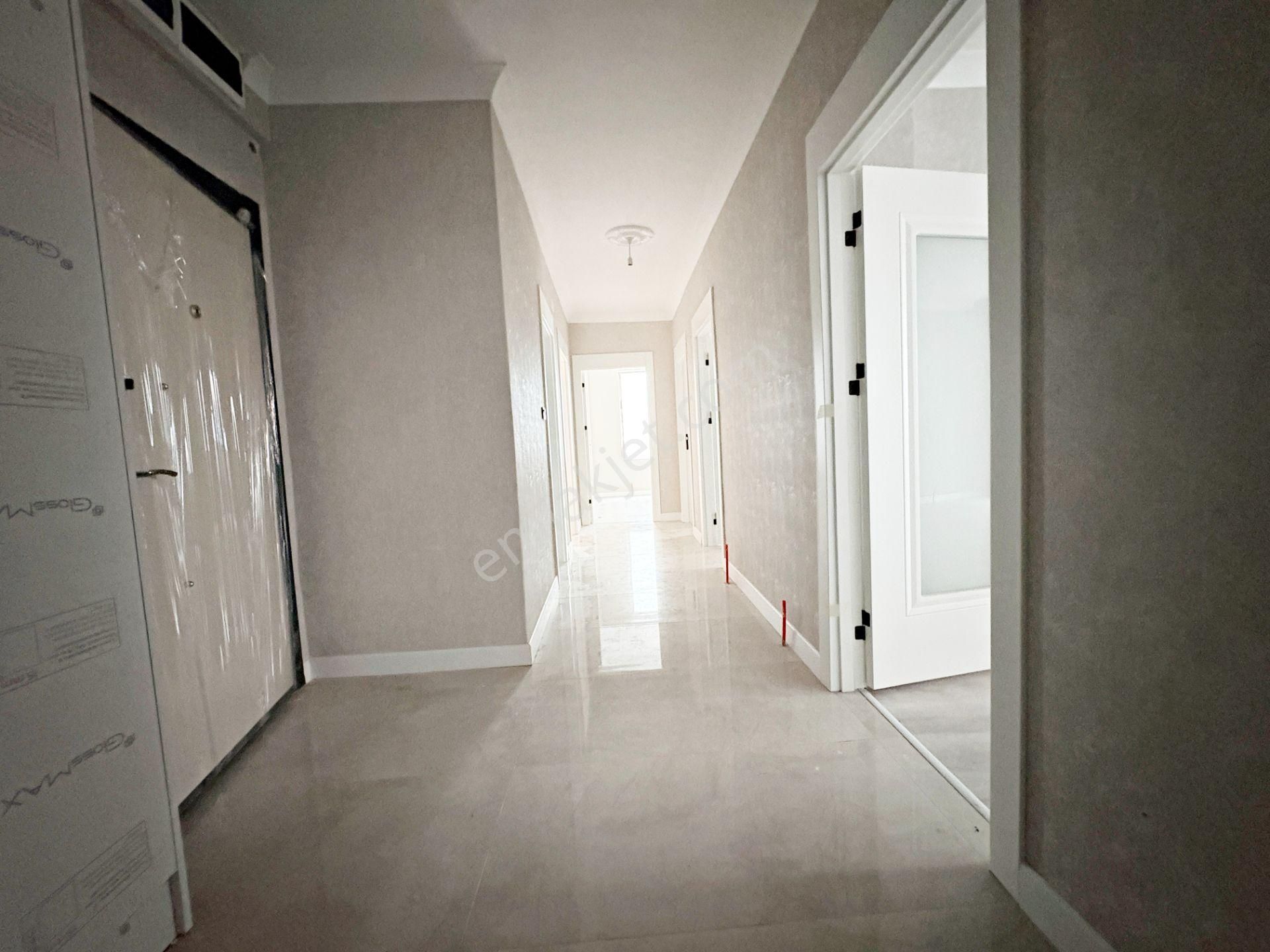 3+1 3.kat Ayvalı Merkezde Sıfır Geniş Oturum E.banyo Asansör - Görsel 17