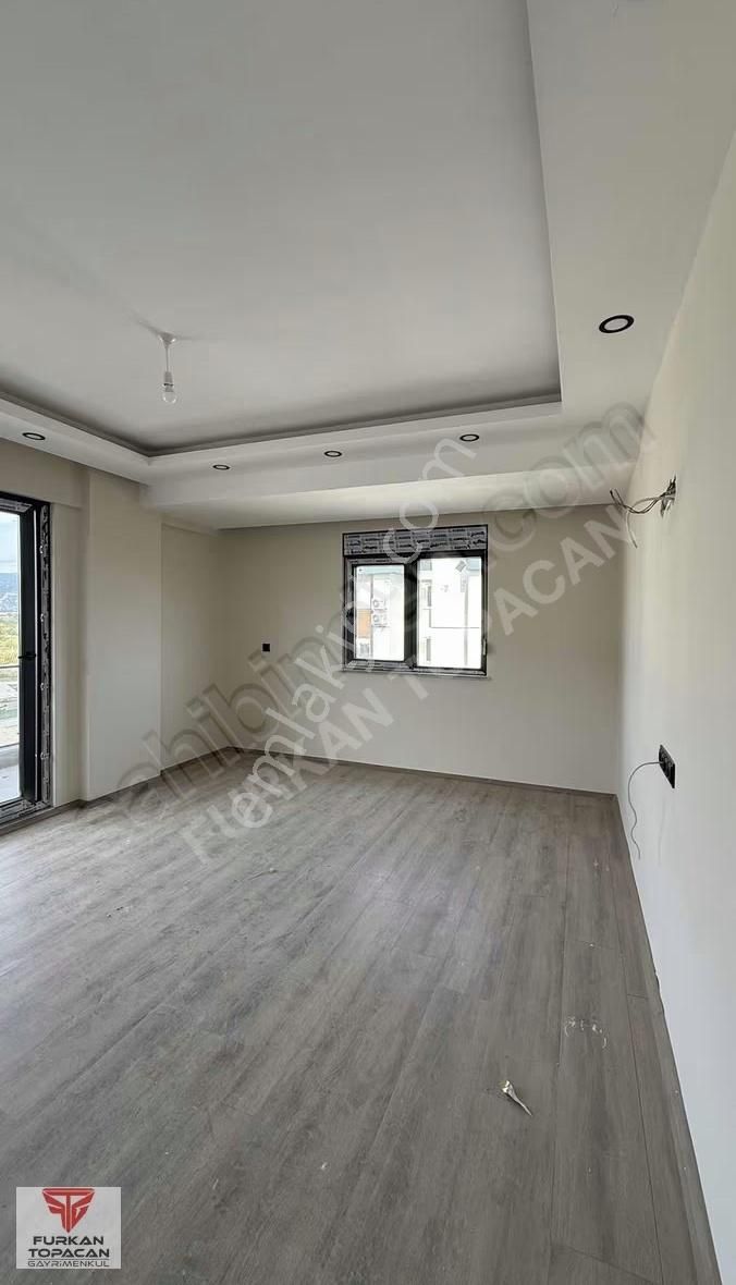 Furkan Topacan Gayrimenkul'den Satılık Geniş 1+1 Daire - Görsel 12