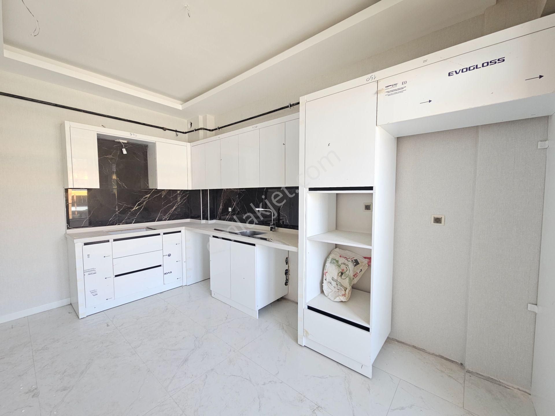 Akşemsettin Mahallesinde İşyapar Gayrimenkul’den Site İçi 2+1 Lüks Sıfır Satılık Daireler