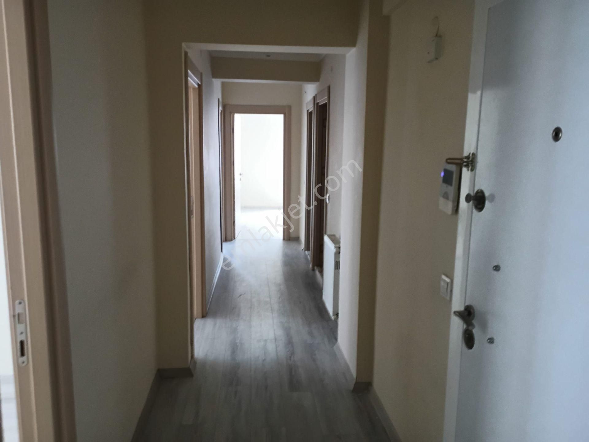 Century 21 Vizyondan Kumlubel'de Kiralık 3+1 Daire - Görsel 9