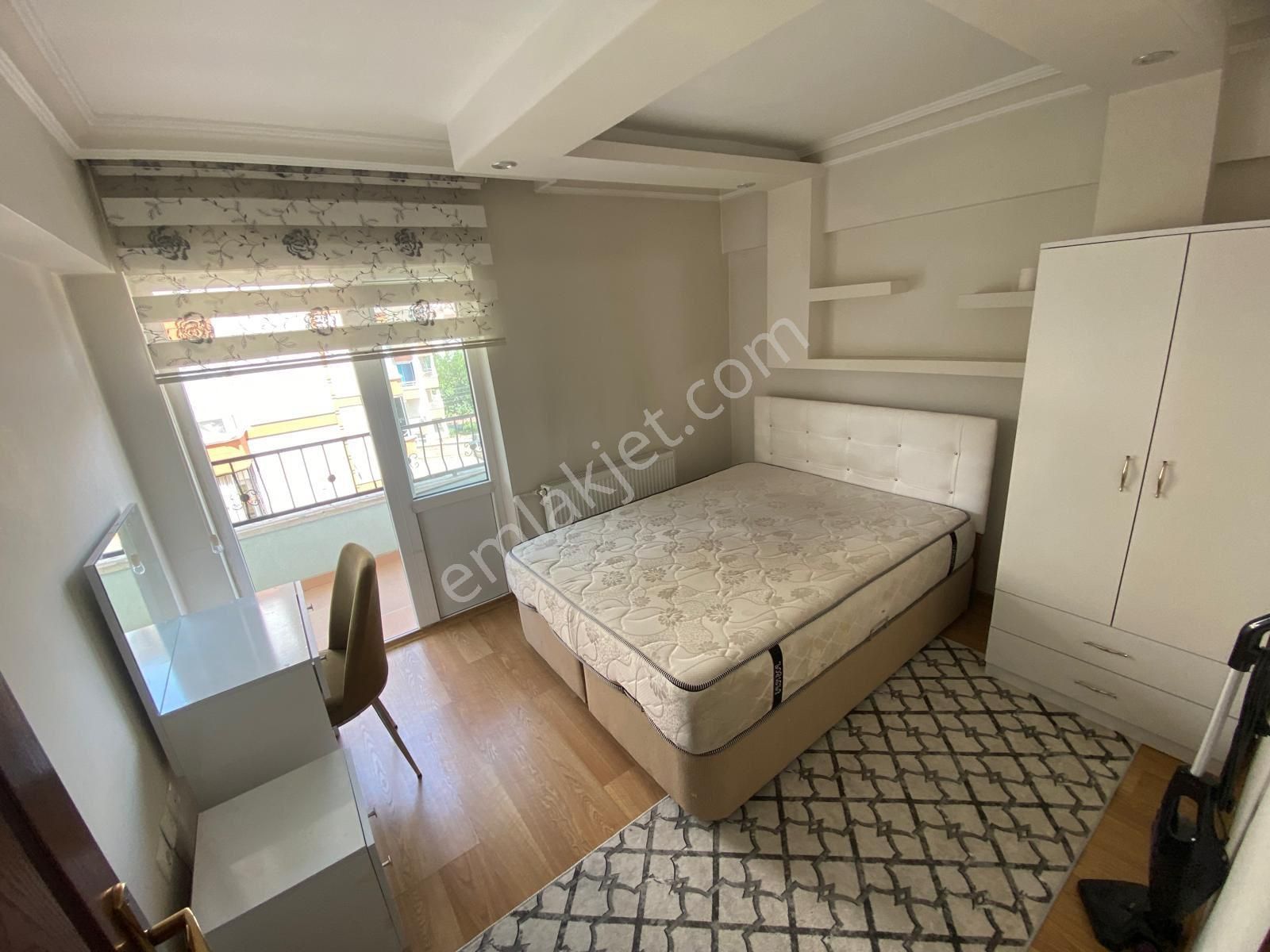 Torun'dan Yaşar Kemal Cad.eşyalı Asansörlü Arakat 1+1 Kiralık - Görsel 5
