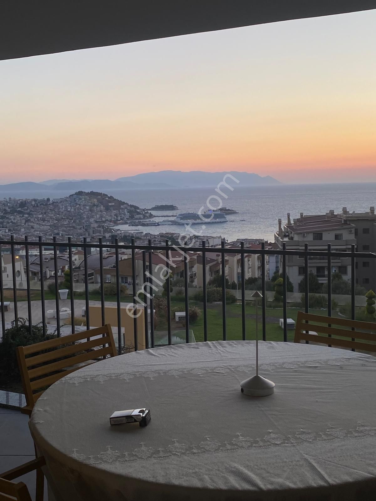 Kuşadası'nın En Nezih Semti Ege Mahallesi'nde Full Deniz Manzaralı 3+1 Lüx Satılık Daire - Görsel 11