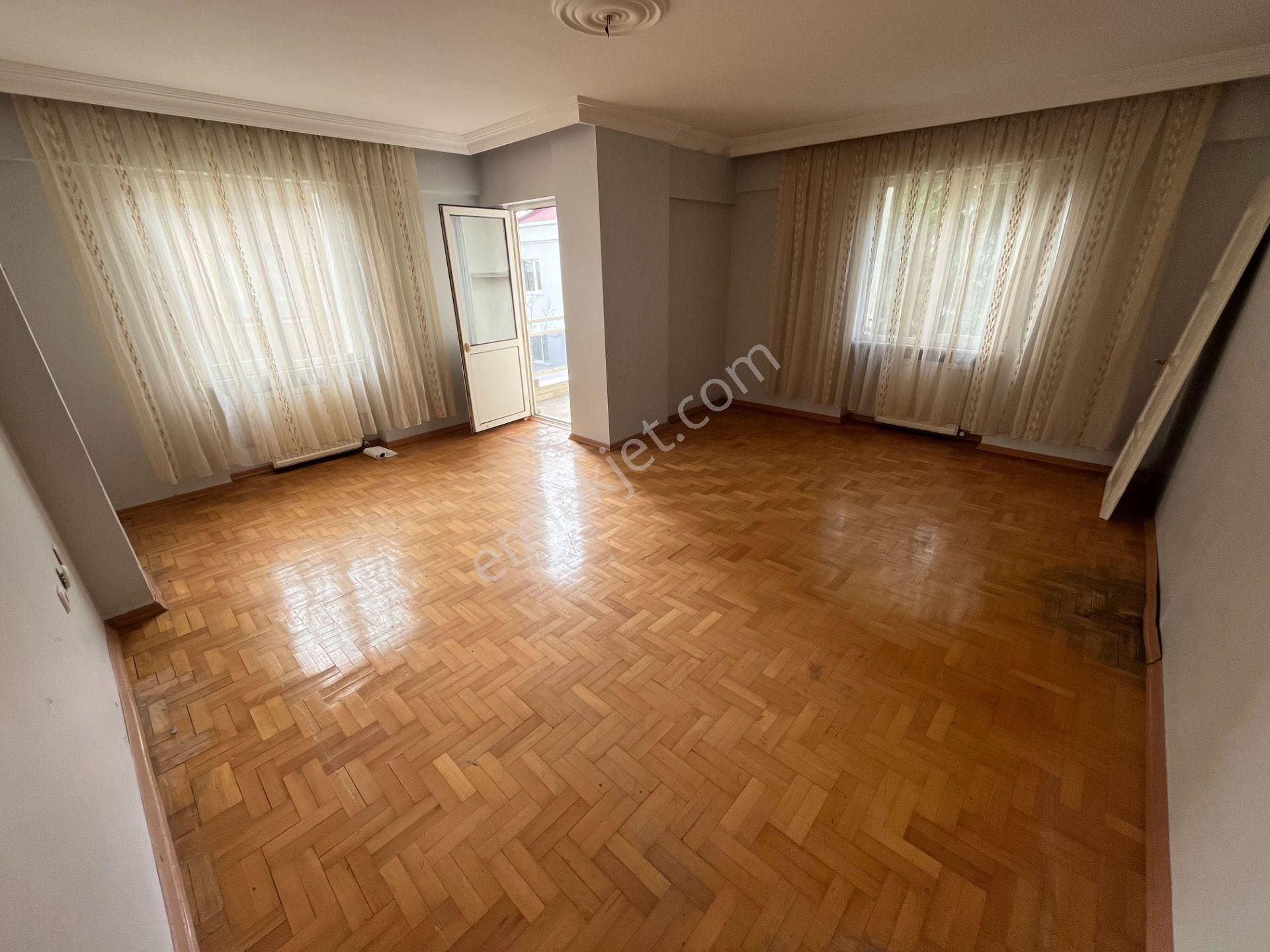 Büyükçekmece Fatih Mah İçi Yapılı Temiz Merkezi Geniş 3+1 Kiralık Daire - Görsel 2