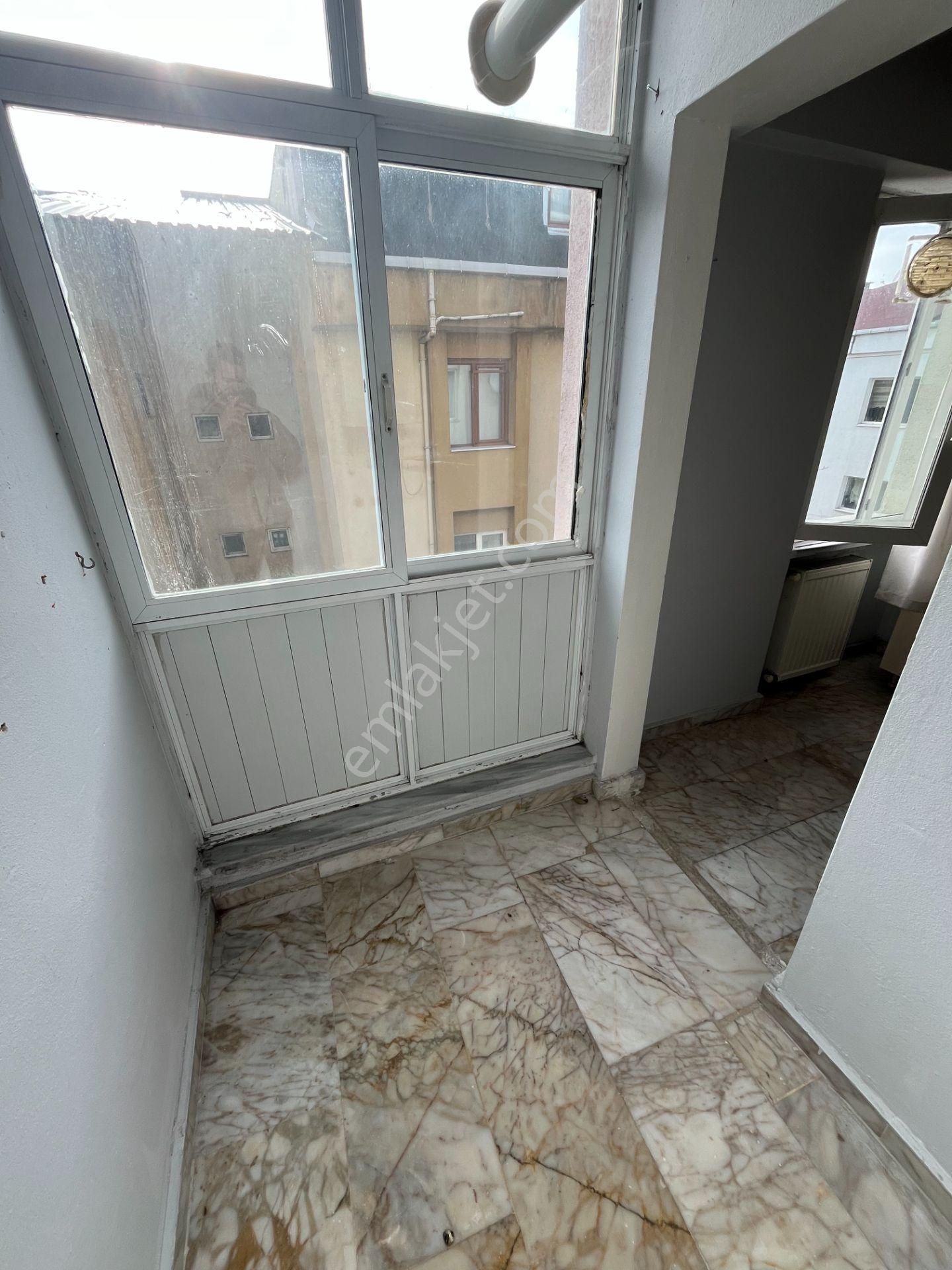 Büyükçekmece Fatih Mah İçi Yapılı Temiz Merkezi Geniş 3+1 Kiralık Daire - Görsel 21