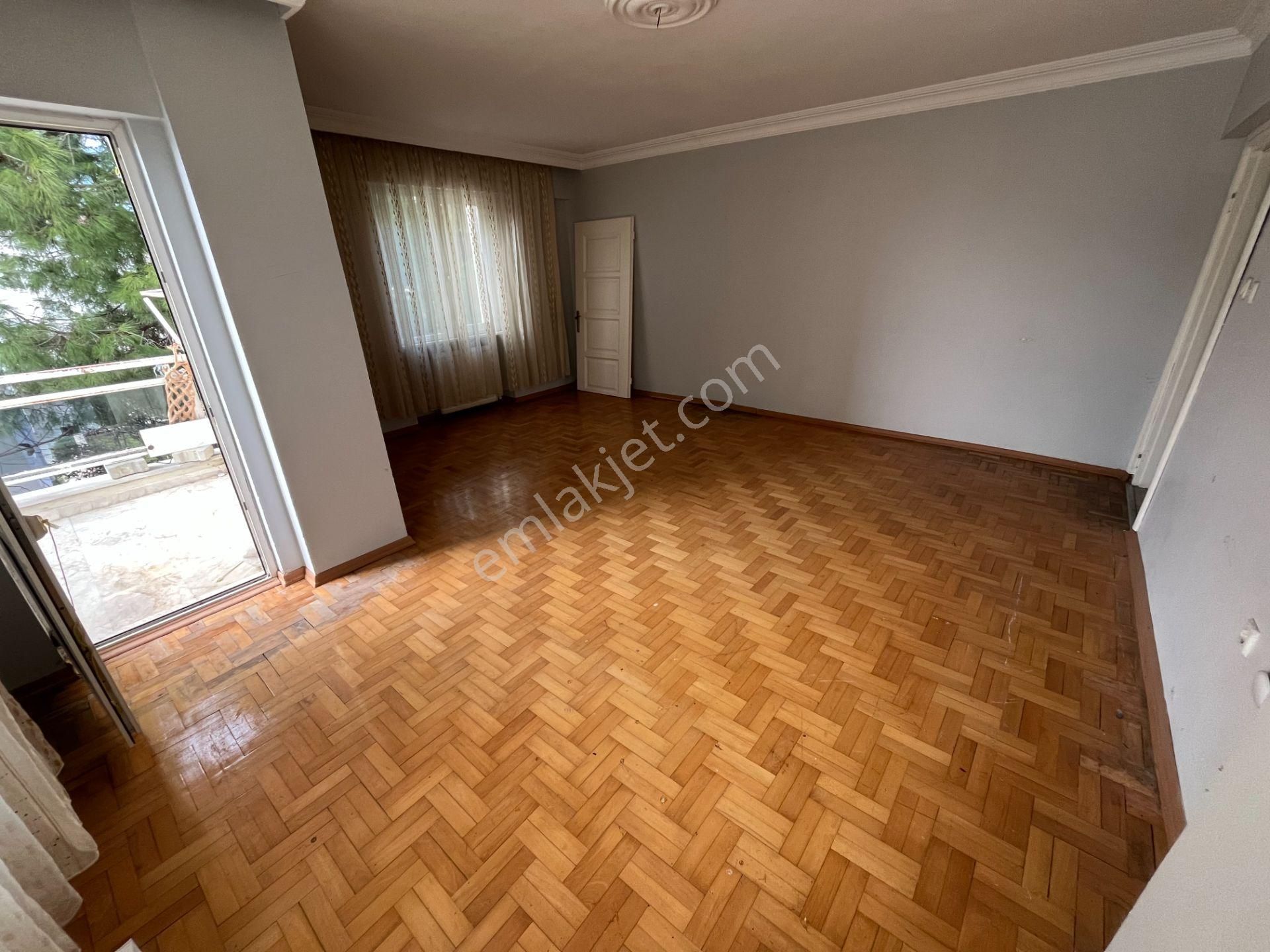 Büyükçekmece Fatih Mah İçi Yapılı Temiz Merkezi Geniş 3+1 Kiralık Daire - Görsel 4