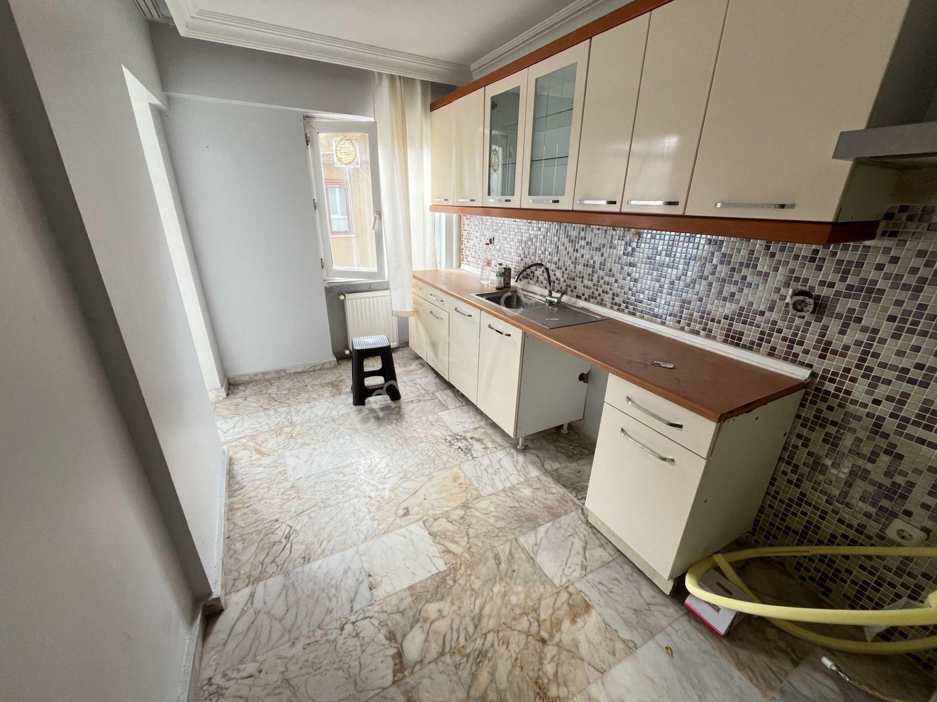 Büyükçekmece Fatih Mah İçi Yapılı Temiz Merkezi Geniş 3+1 Kiralık Daire - Görsel 24