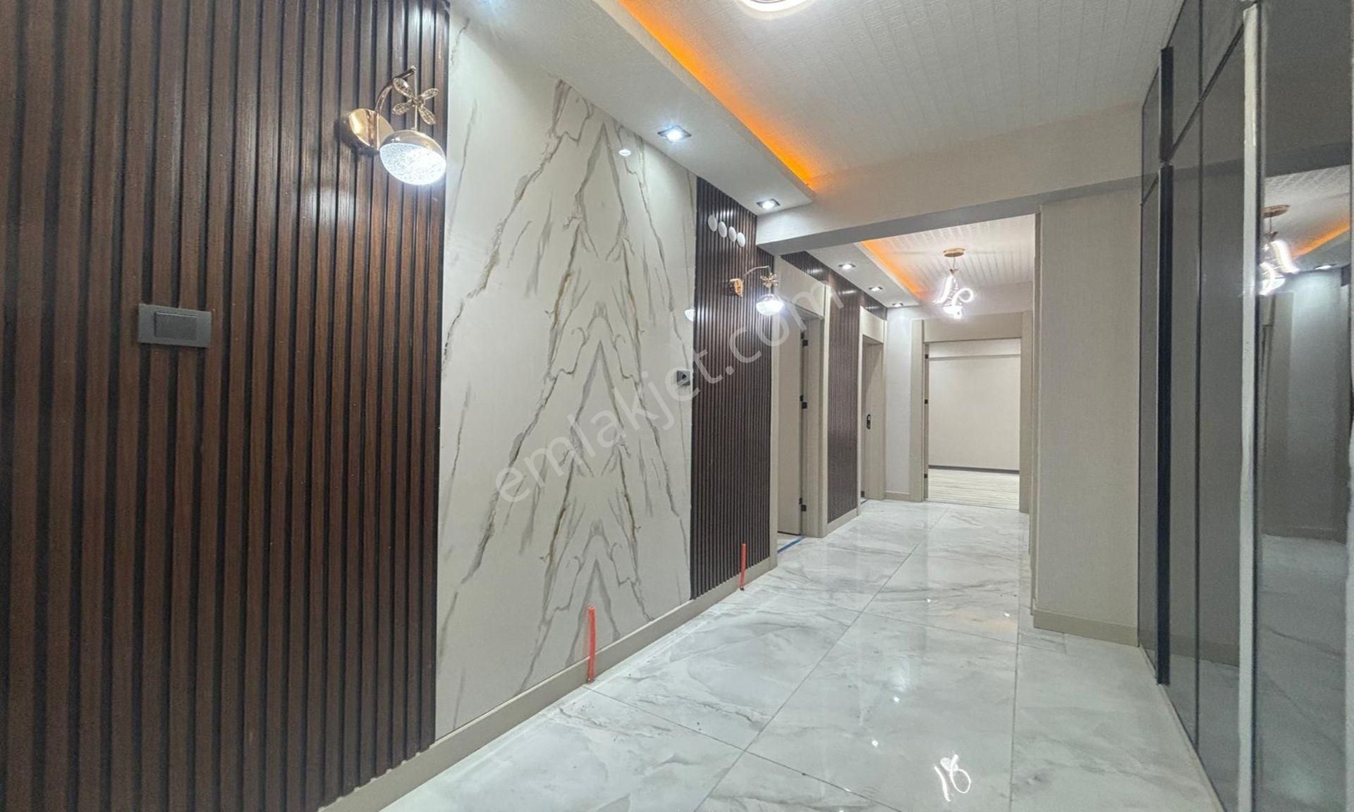 Bulvar'dan Karakaya'da Caddeye Yakın Geniş Masrafsız 3+1 Daire!! - Görsel 3