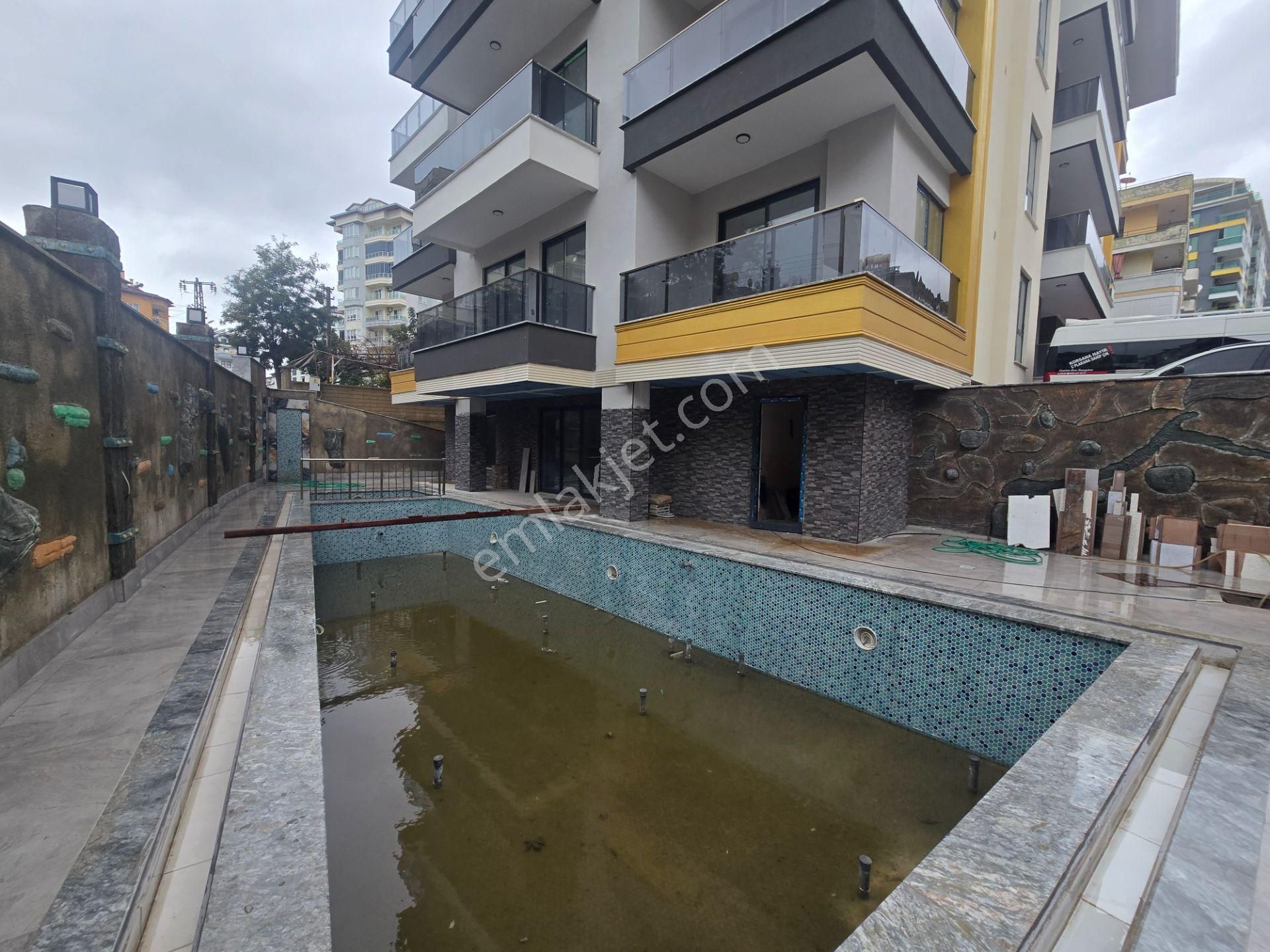 Güller Pınarında Sıfır Denize Yürüme Mesafesinde 2+1 Daire - Görsel 18