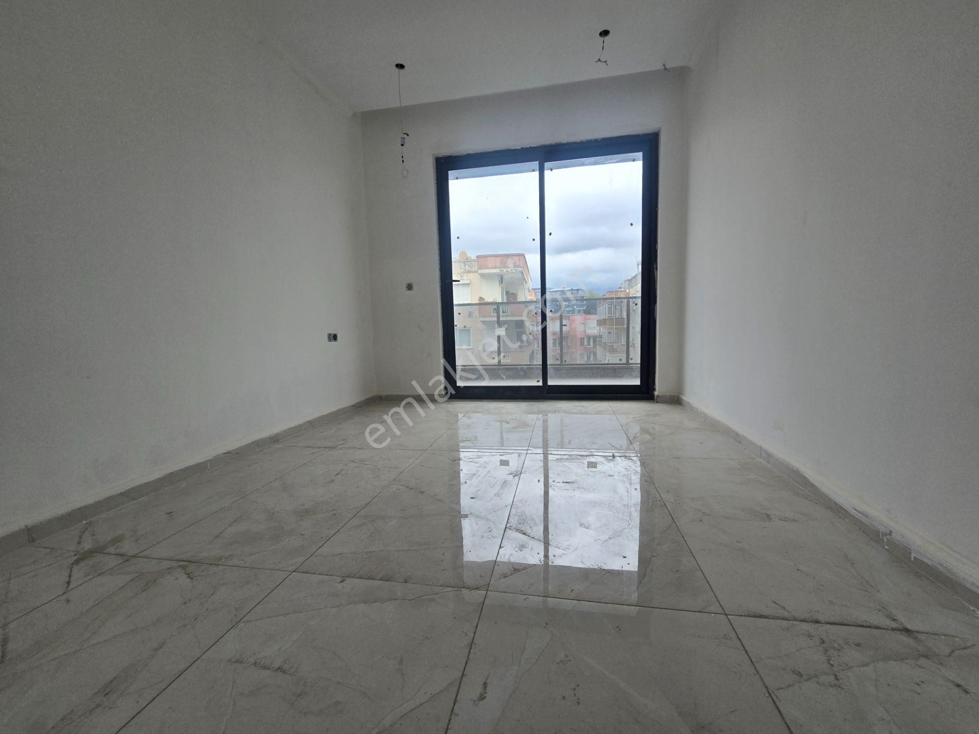 Güller Pınarında Sıfır Denize Yürüme Mesafesinde 2+1 Daire - Görsel 10