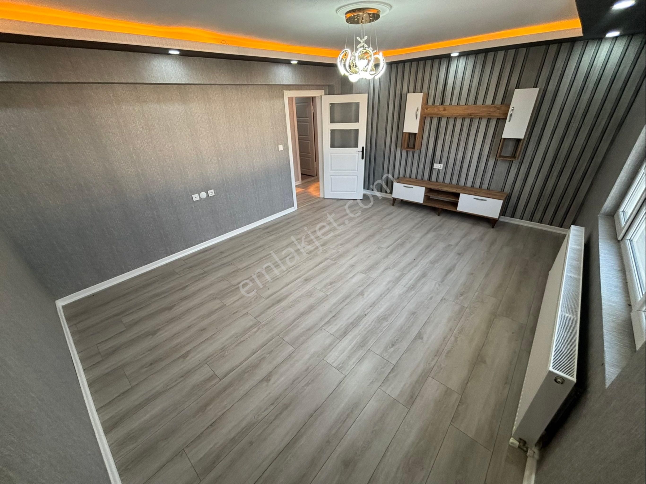 Torun^dan Ultralüx Yapılı Yaşar Kemal Cad. 3+1 Katta Daire - Görsel 8