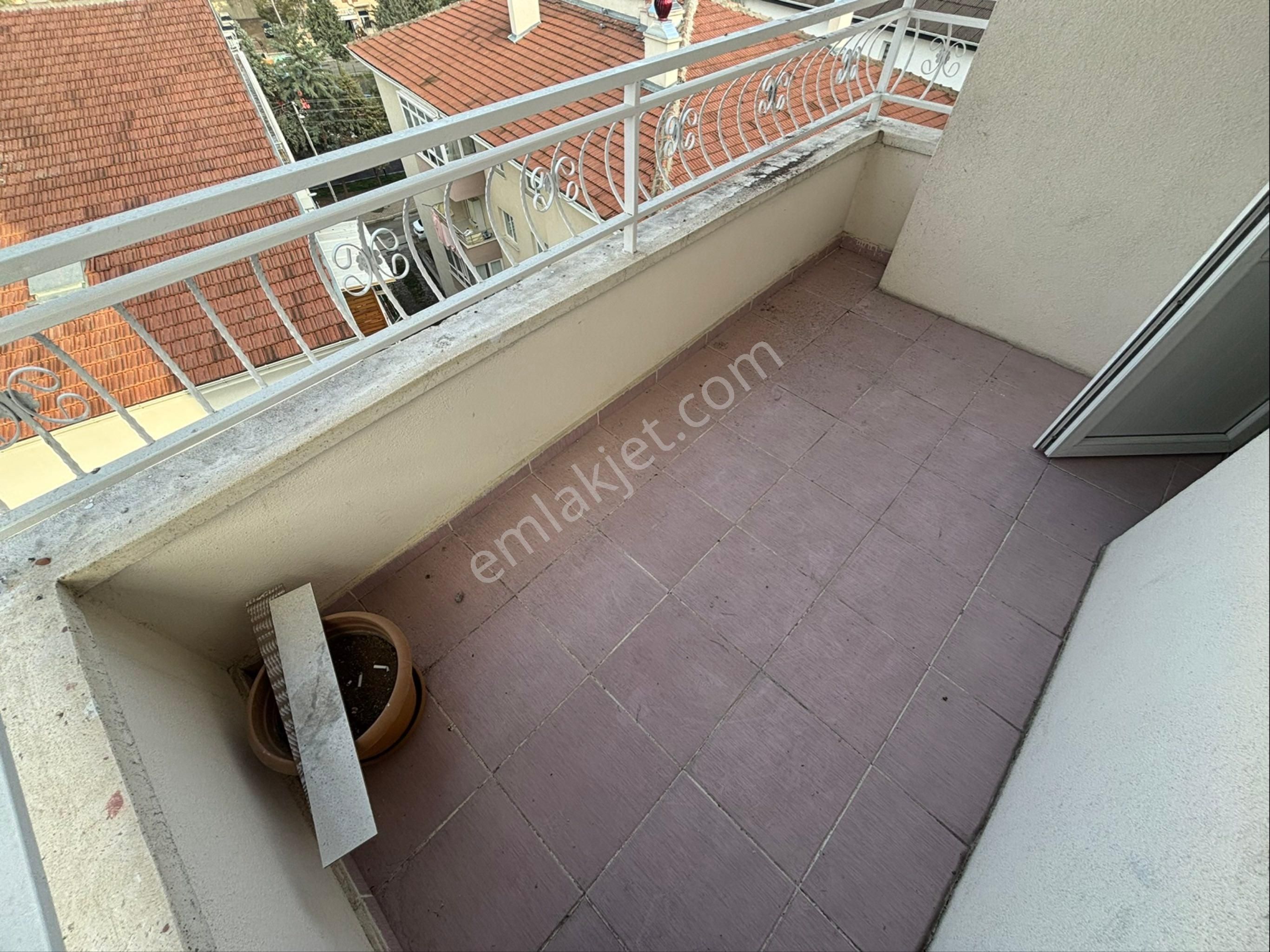 Torun^dan Ultralüx Yapılı Yaşar Kemal Cad. 3+1 Katta Daire - Görsel 13