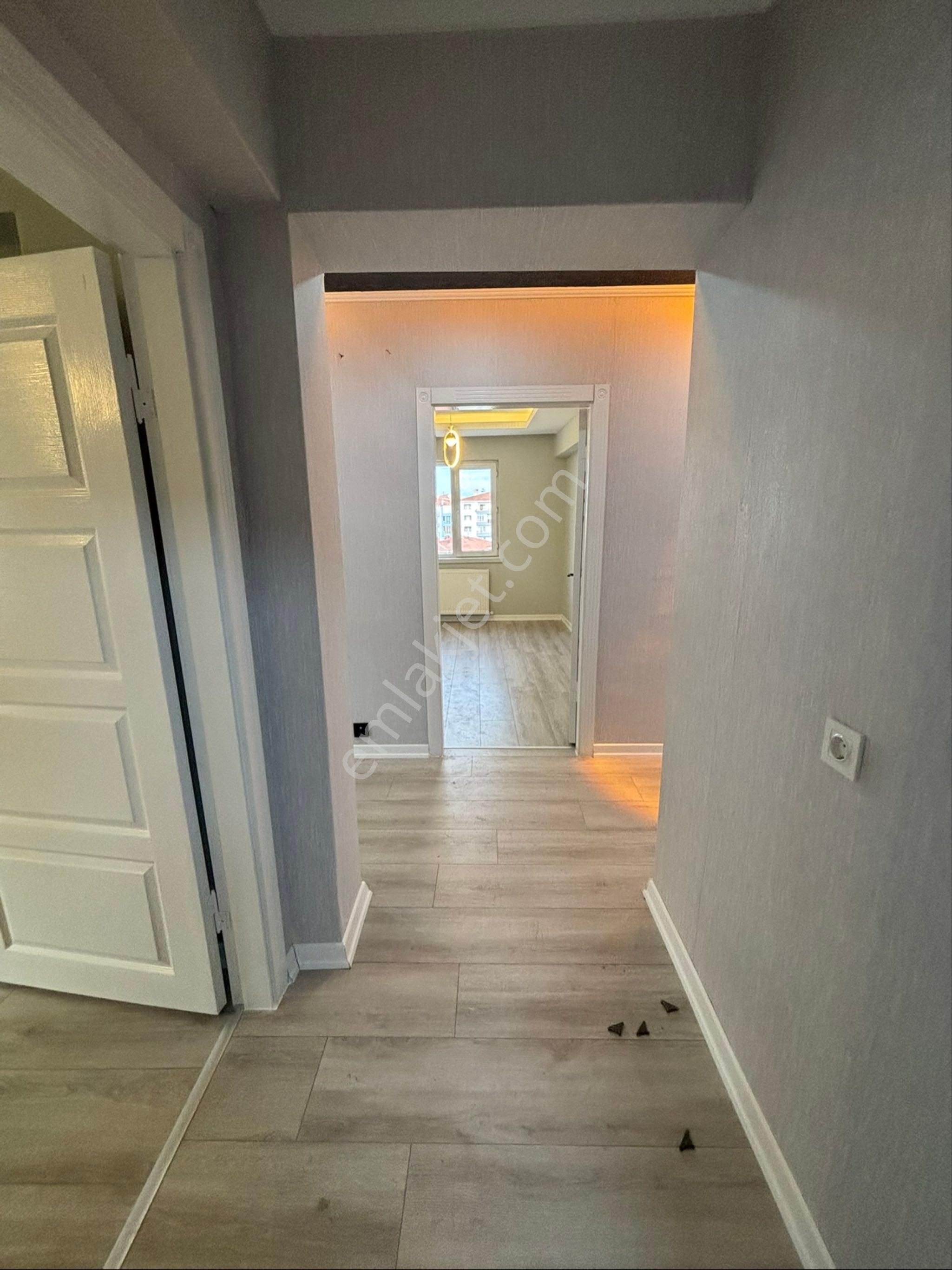 Torun^dan Ultralüx Yapılı Yaşar Kemal Cad. 3+1 Katta Daire - Görsel 23