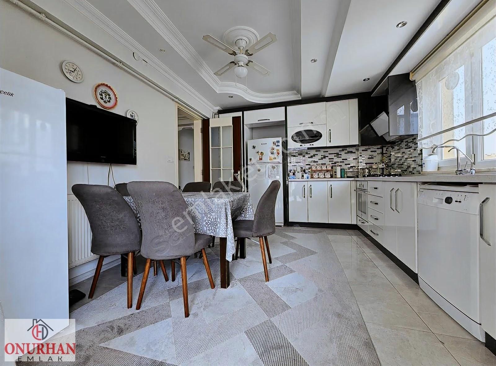 Onurhan Dan Foruma Yakın Çok Kullanışlı Full Kredili 2+1 130 M2 - Görsel 9