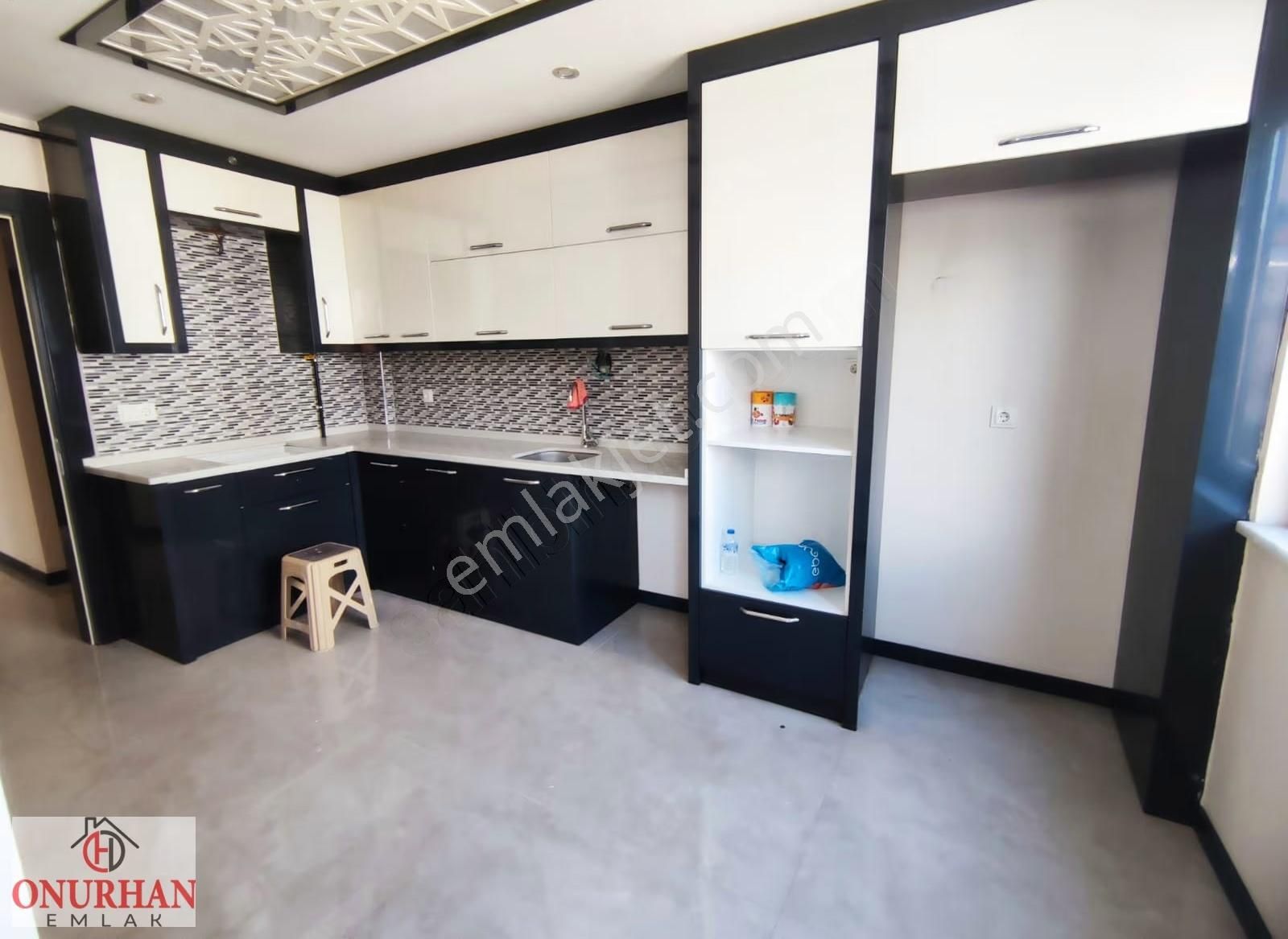 Onurhan Emlaktan Akkonakta 2+1 Yerden Isıtma Kiralık Daire - Görsel 12