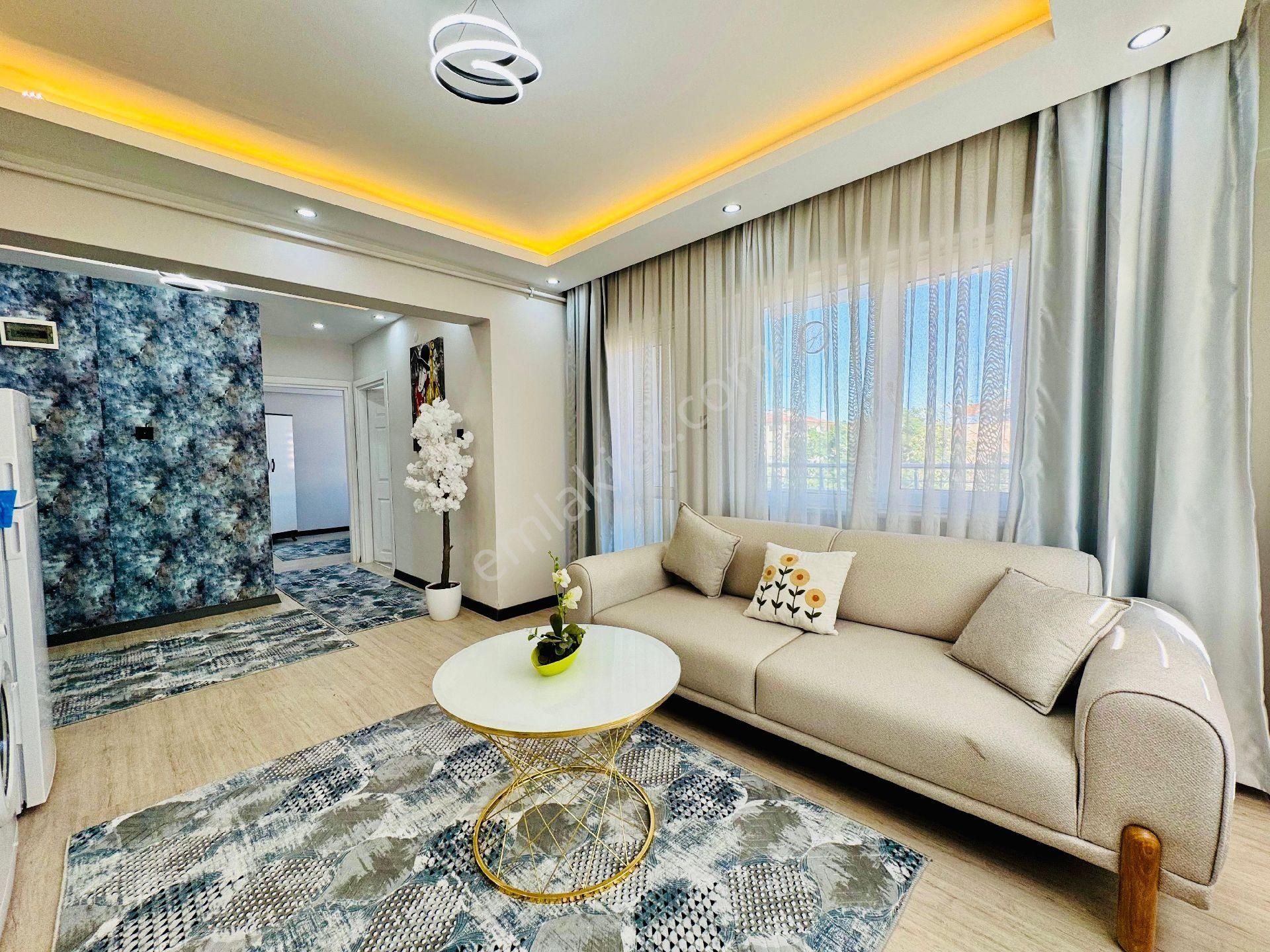 Merkezi Konum Yüksek Kira Getirili Lüx Tasarım Eşyalı Fırsat Daire - Görsel 2