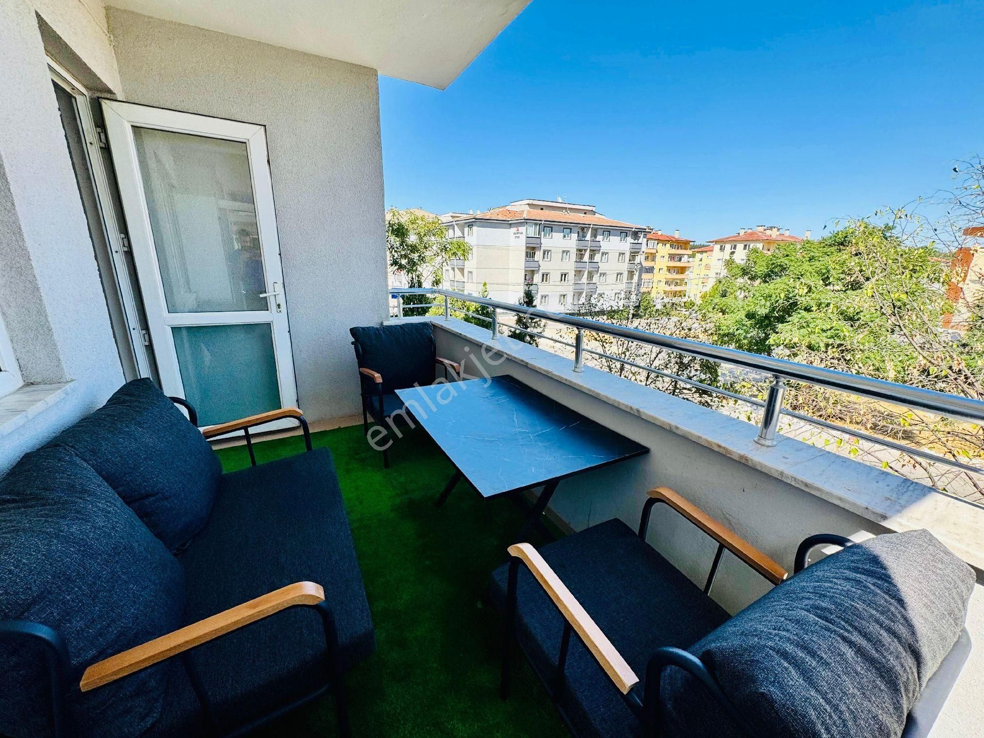 Merkezi Konum Yüksek Kira Getirili Lüx Tasarım Eşyalı Fırsat Daire - Görsel 13