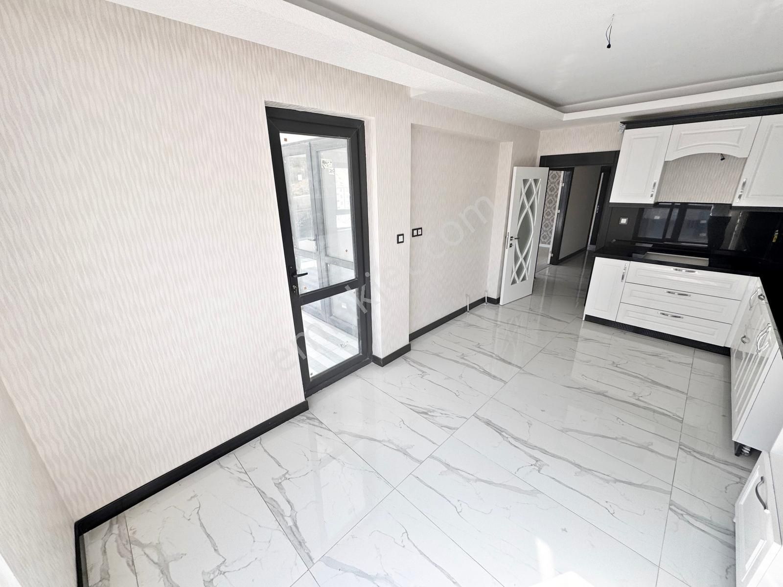 4+1 13.kat 2 Bloklu Site İçerisinde Cad. Üzeri Kapalı Otoparklı - Görsel 7