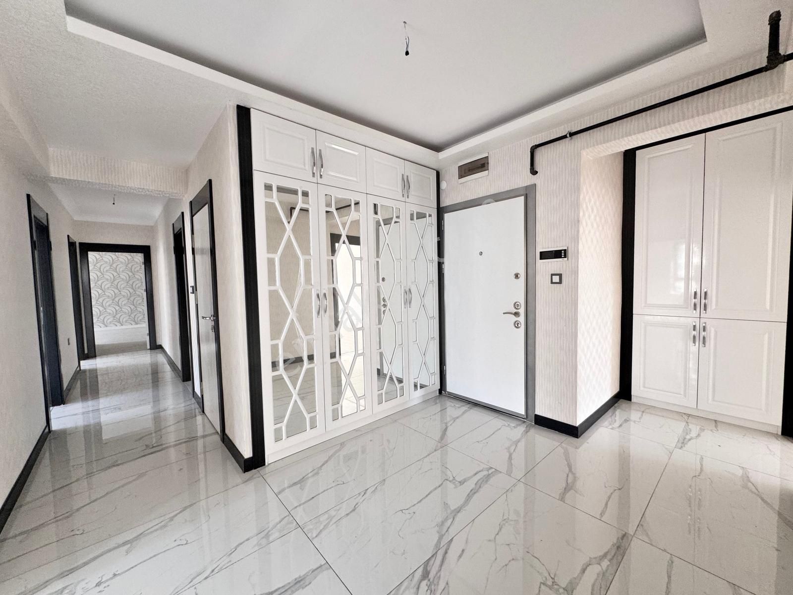 4+1 13.kat 2 Bloklu Site İçerisinde Cad. Üzeri Kapalı Otoparklı - Görsel 9