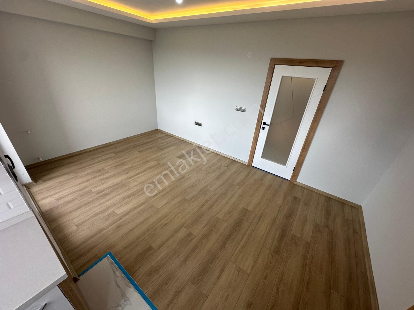 Dora Dan Satılık Pazar Sokağında Sıfır 2+1 Açık Mutfak Lüx Daire - Görsel 26