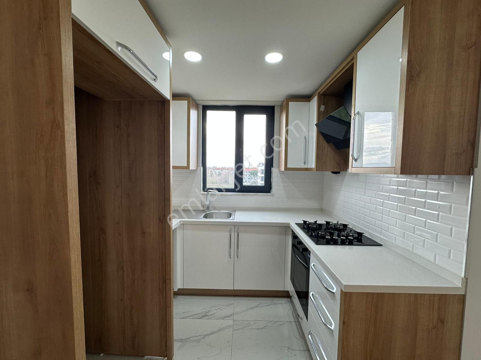 Dora Dan Satılık Pazar Sokağında Sıfır 2+1 Açık Mutfak Lüx Daire - Görsel 3