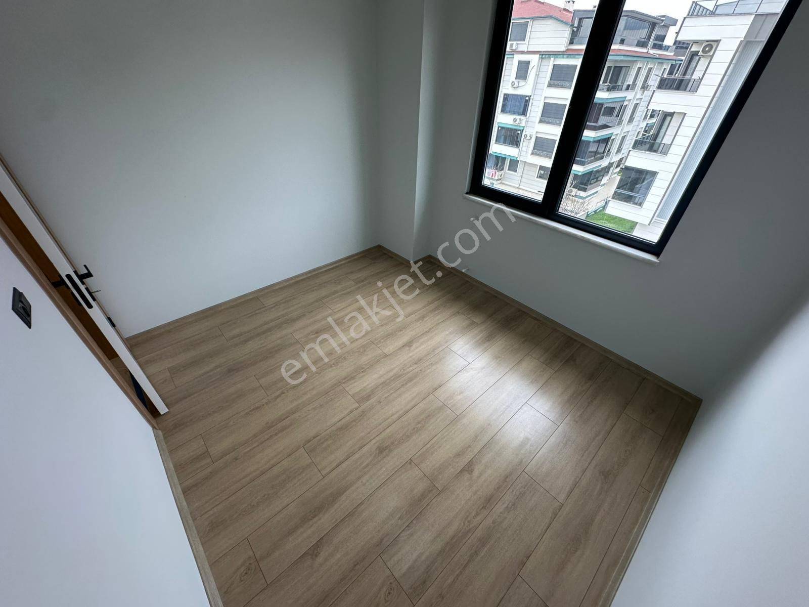 Dora Dan Satılık Pazar Sokağında Sıfır 2+1 Açık Mutfak Lüx Daire - Görsel 17