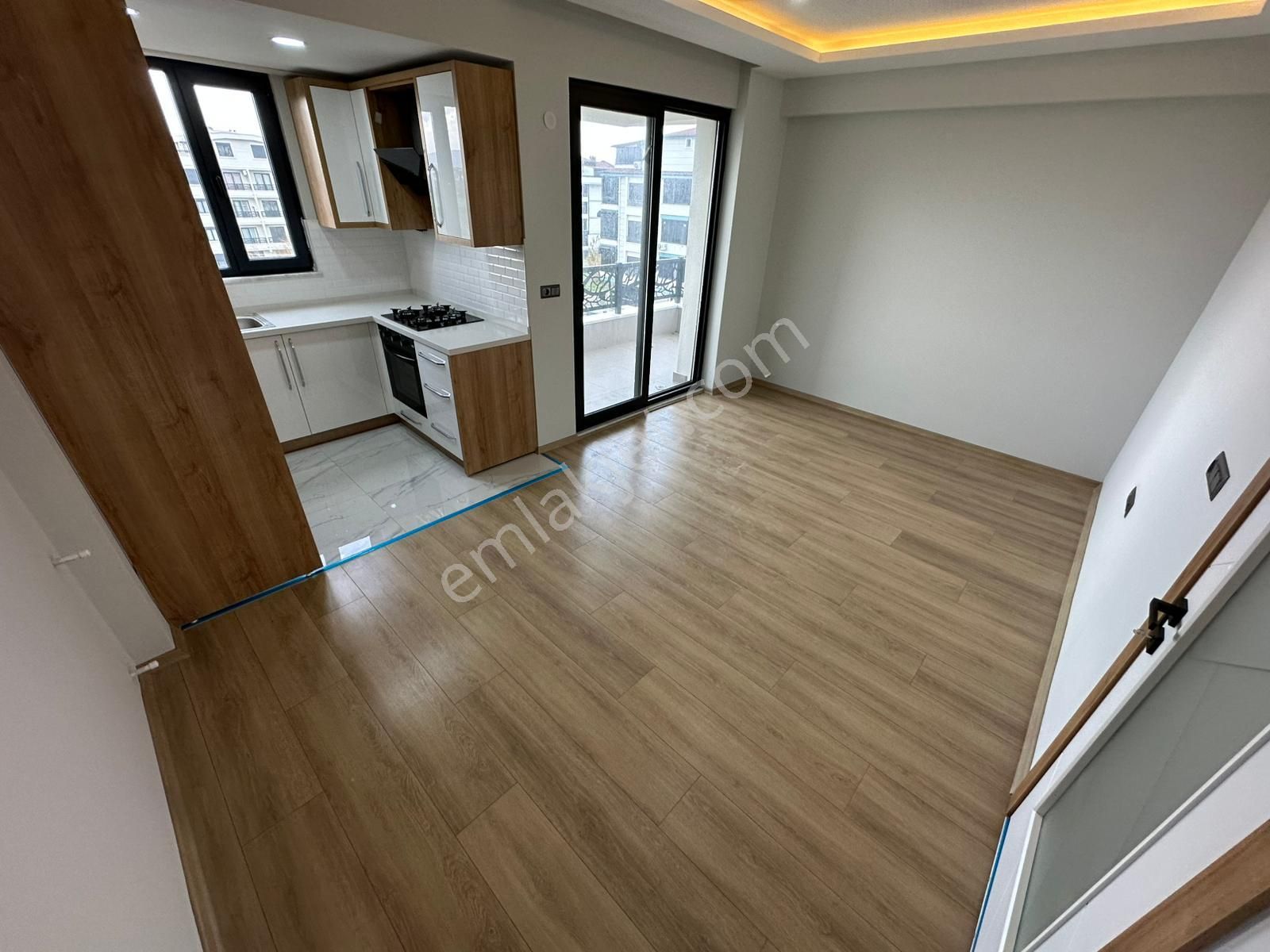 Dora Dan Satılık Pazar Sokağında Sıfır 2+1 Açık Mutfak Lüx Daire - Görsel 24