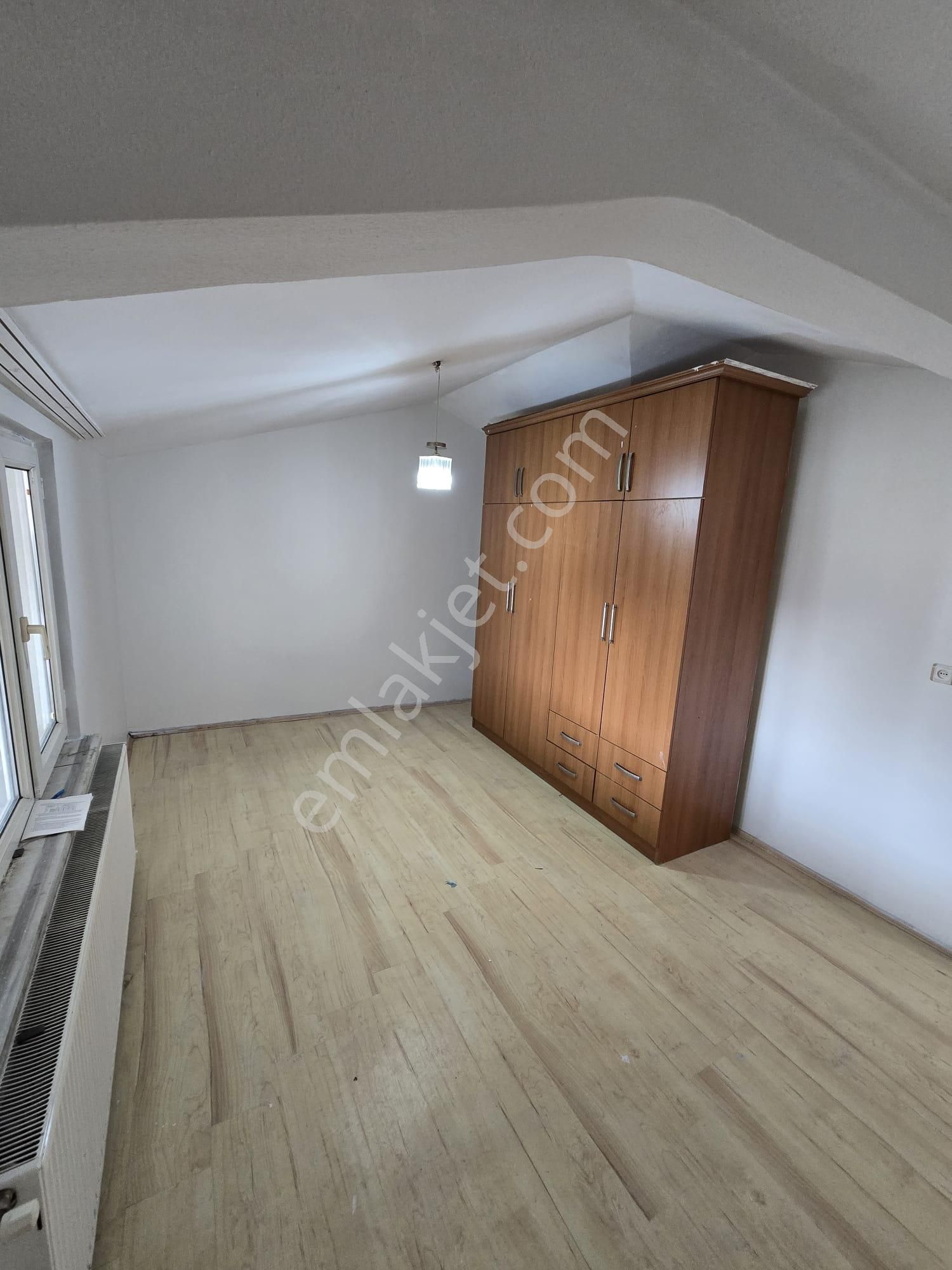 Şemsipaşa 51. Sokakta Çatıkatı 2+1 Kiralık Daire - Görsel 3